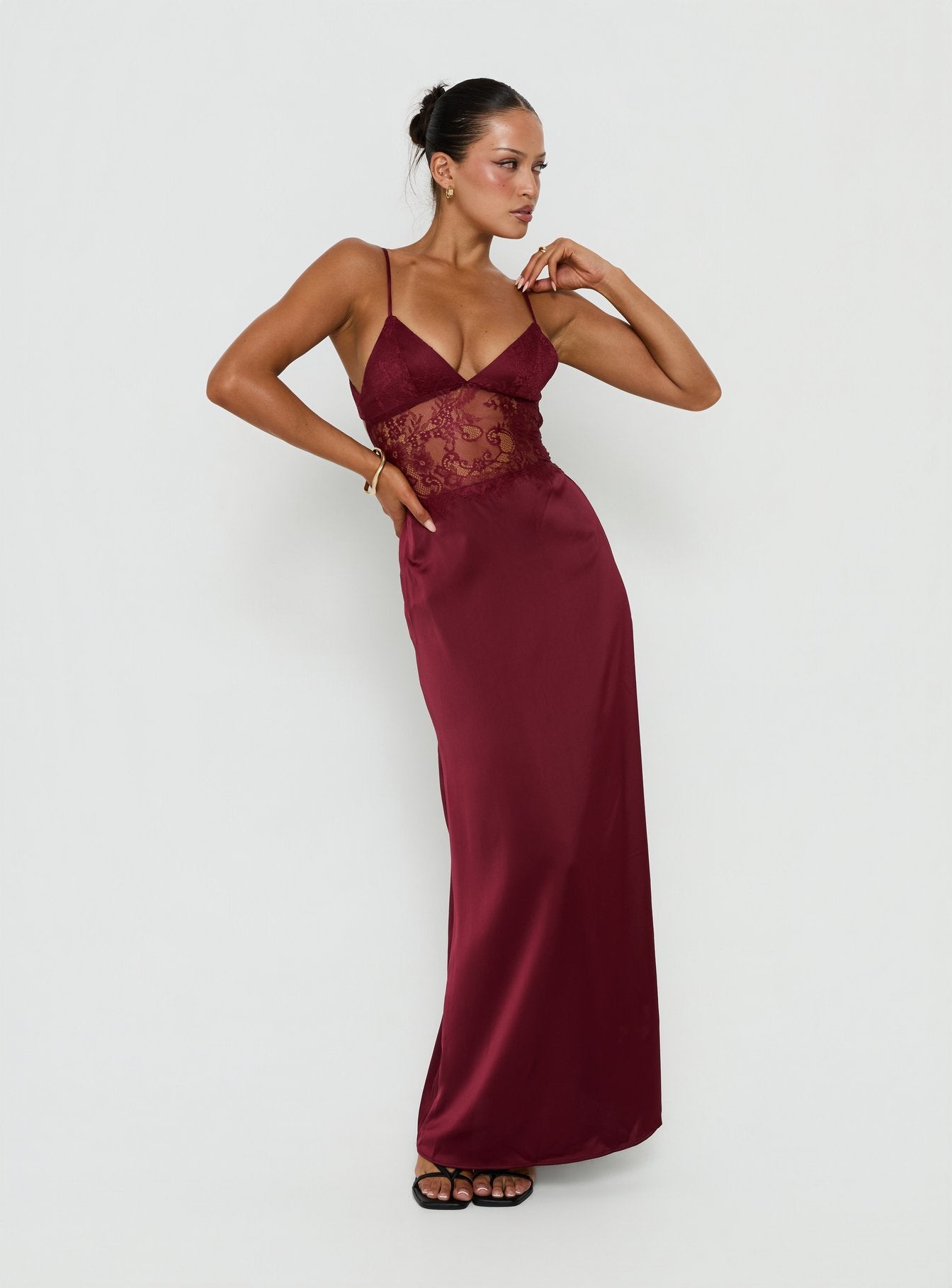 0-modelinfo-aisha-us4_cac228ed-15d8-49ed-a946-6de57177693d