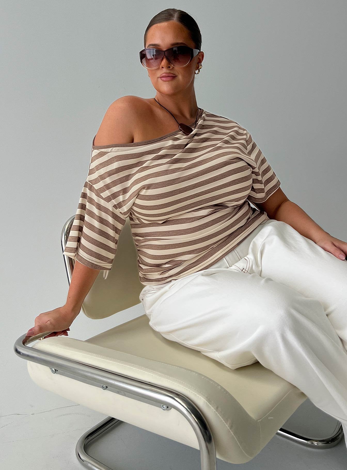 0-modelinfo-alicja-us14_01a6f93e-69fe-49dc-a20e-bb0c91e78ee7