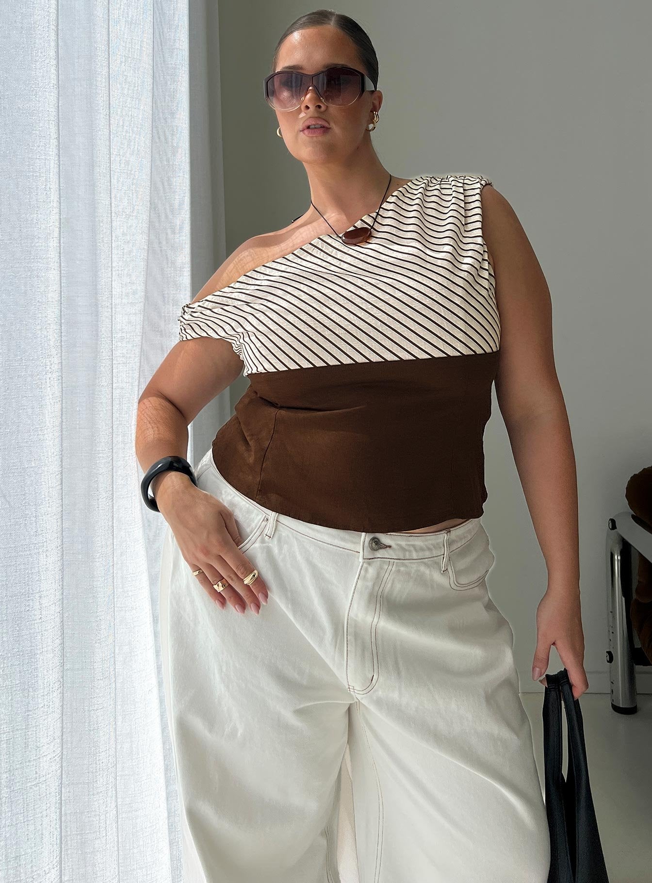 0-modelinfo-alicja-us14_f39aae9c-7fe0-4c85-92a7-558e7864df81