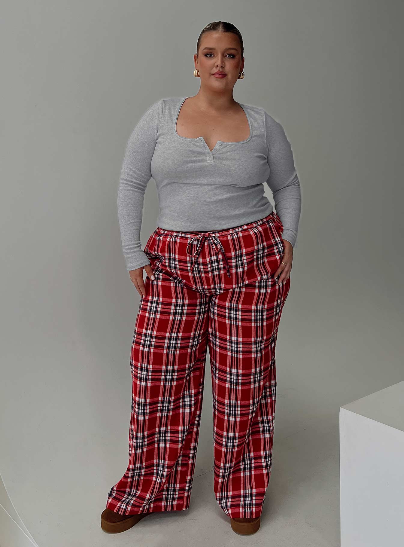 0-modelinfo-annabelle-us14_4c074ae7-12cb-4d22-8555-81ed51afb555