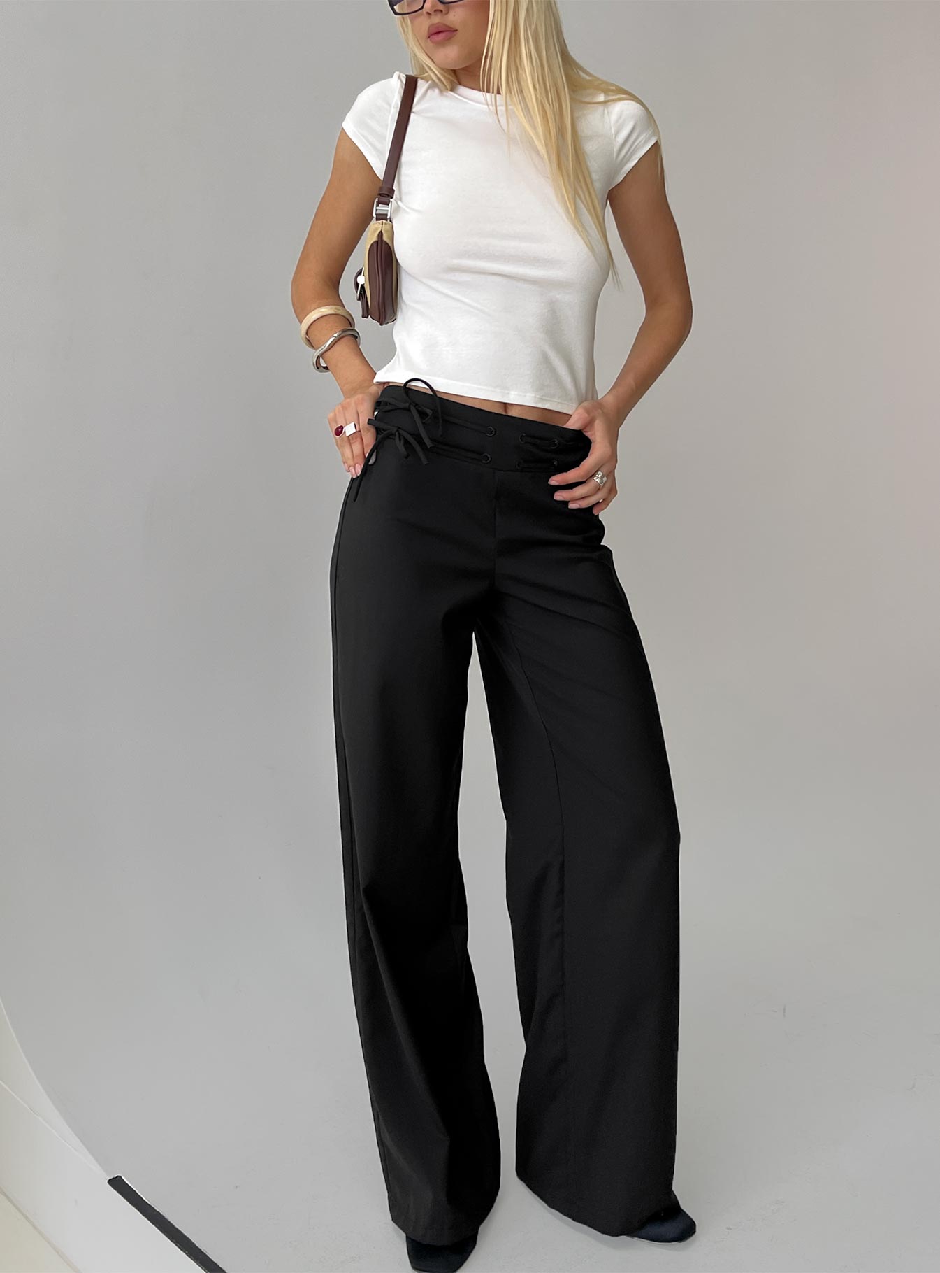 0-modelinfo-ayla-us2_2861f3bf-8479-4b6a-82db-c3dd14a302f5