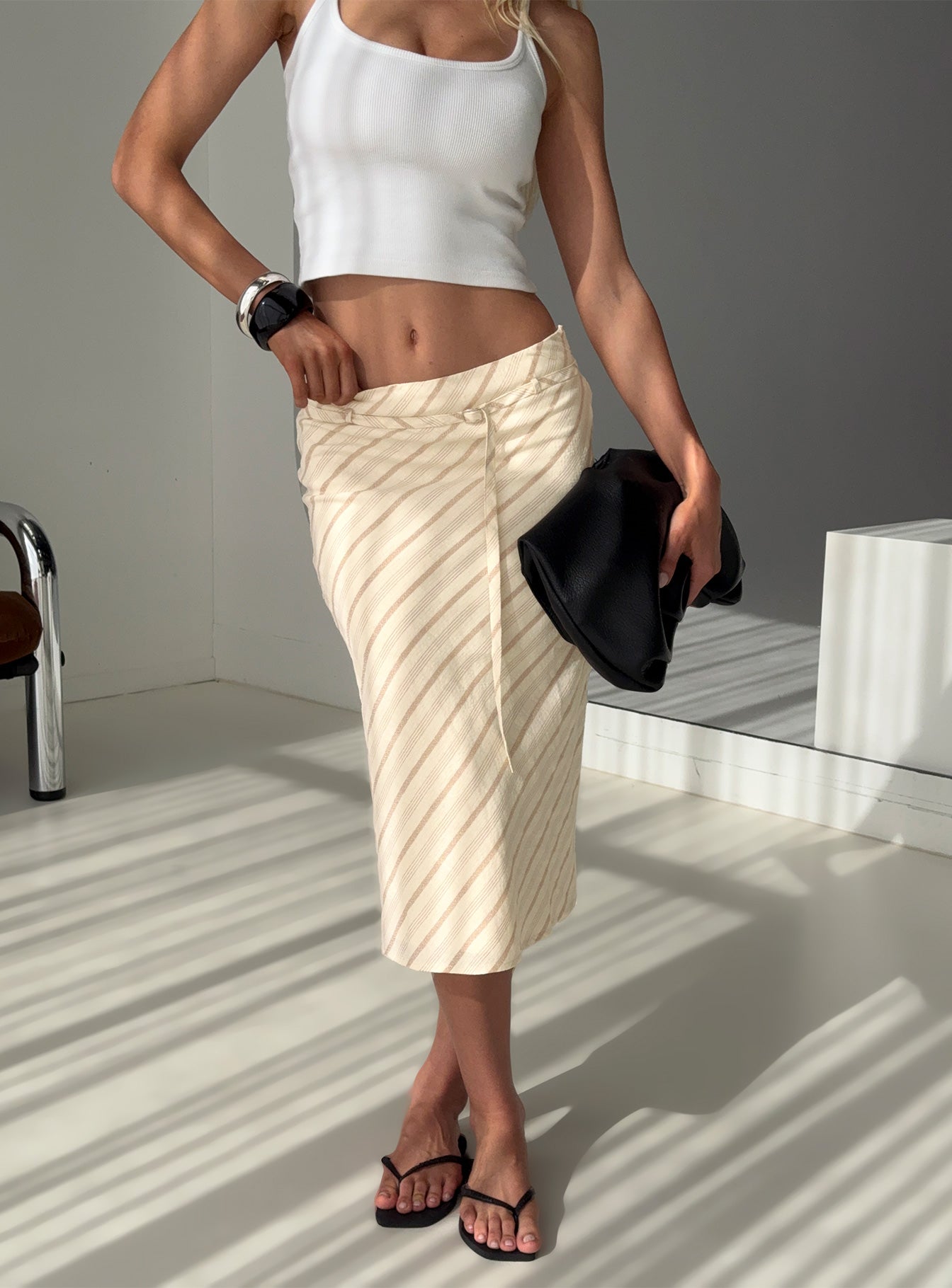 0-modelinfo-ayla-us2_e7ca930b-d16c-46d5-8dc4-d2251308b841