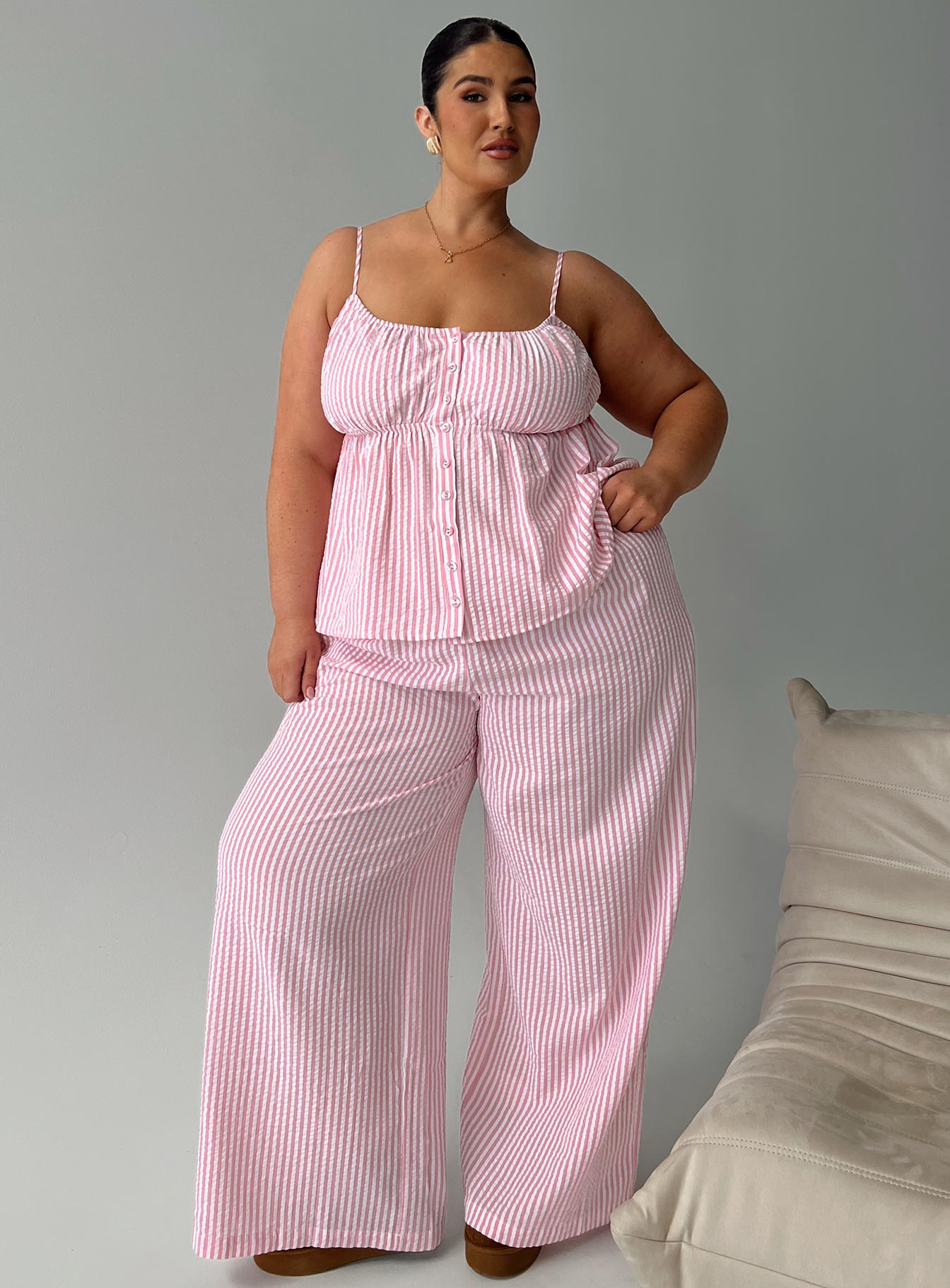 0-modelinfo-bianca-us14_a9d40af8-537a-4260-bfaf-9f60ac87ada0