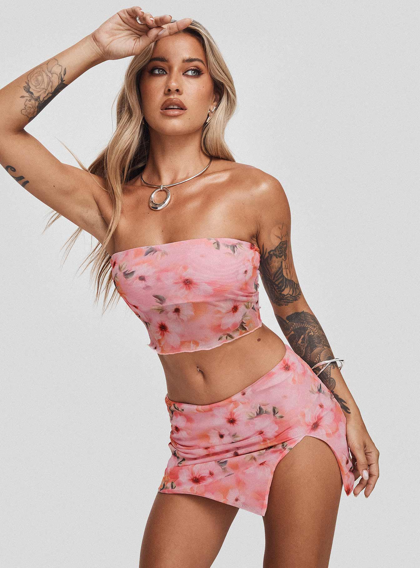 0-modelinfo-cathlin-us2_65bdf2d2-cc87-4612-8f78-30ca766a4f17