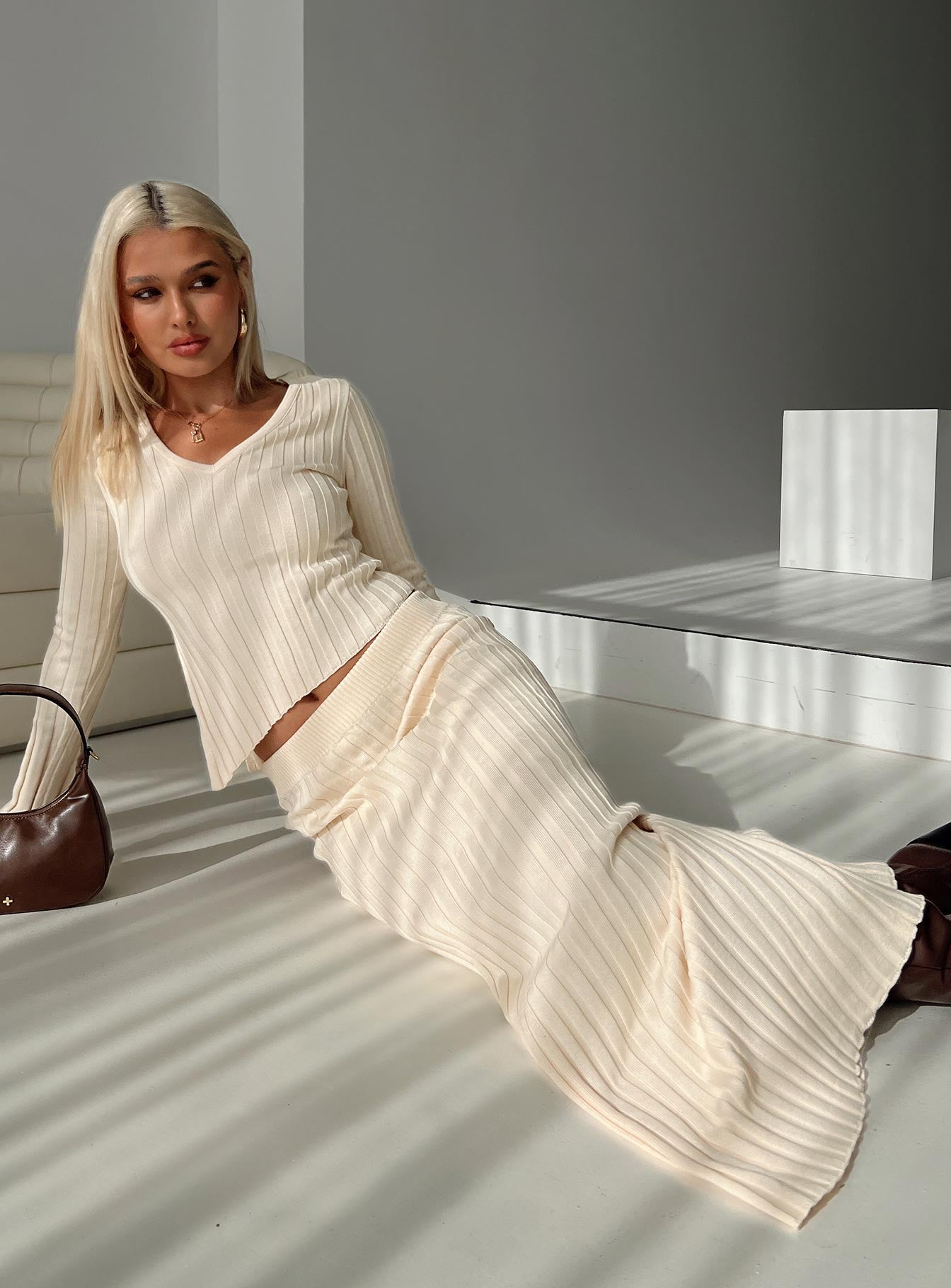 0-modelinfo-dana-us2_9c9c364f-507d-4cb5-a7bb-7d72a2e7068e