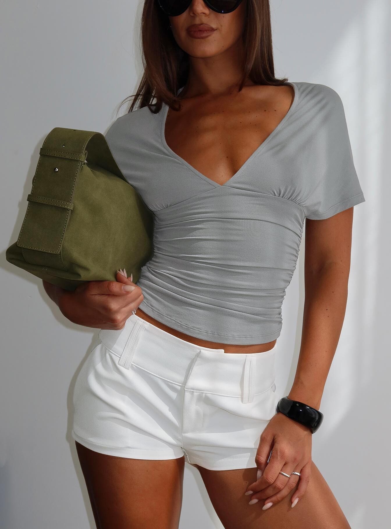 0-modelinfo-dekota-us2_48d7db54-6977-4e16-8df9-fbb20302d23a