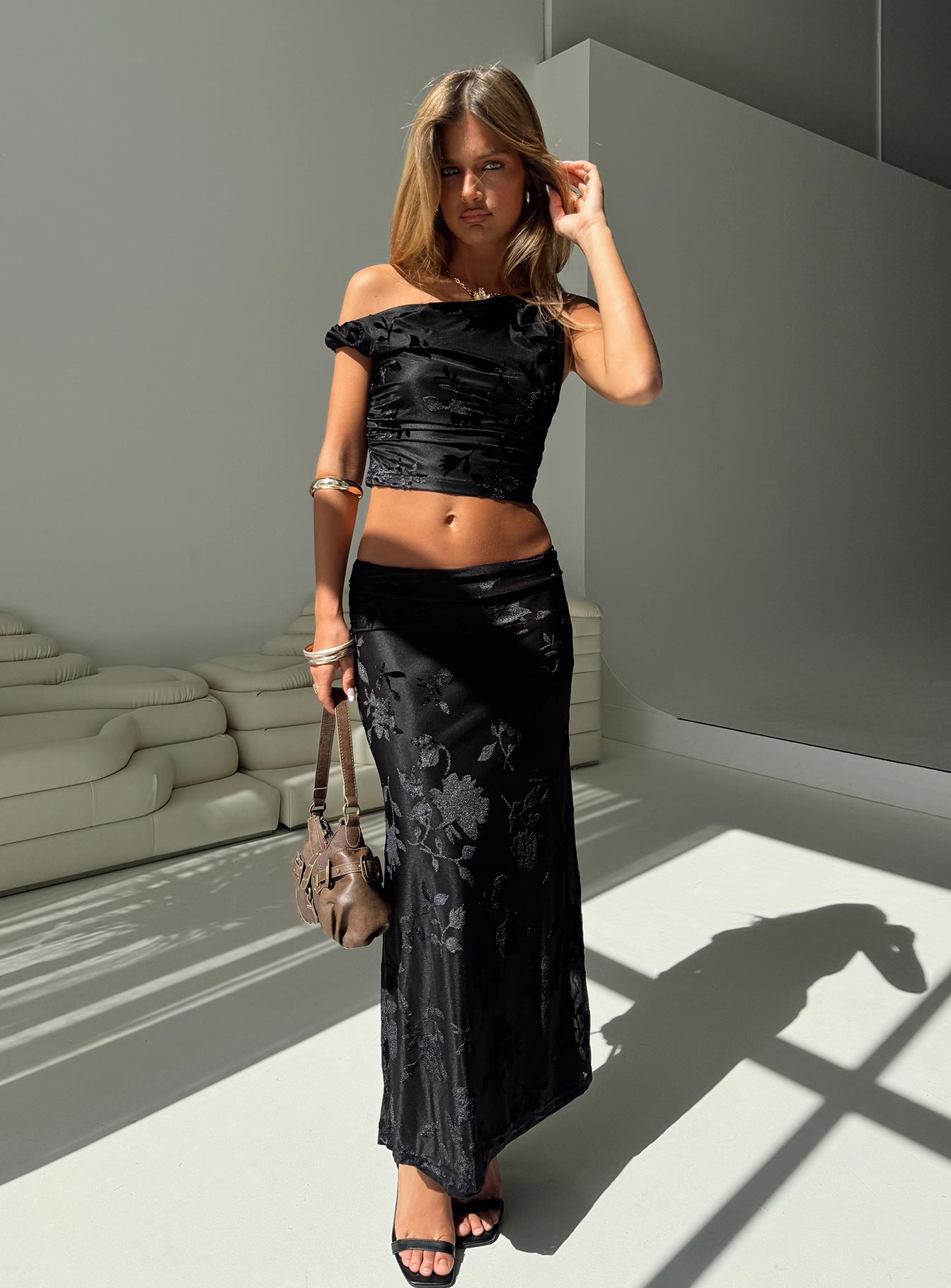 0-modelinfo-elise-us2_8fb21609-bd12-4296-9838-4973cc42b4c8
