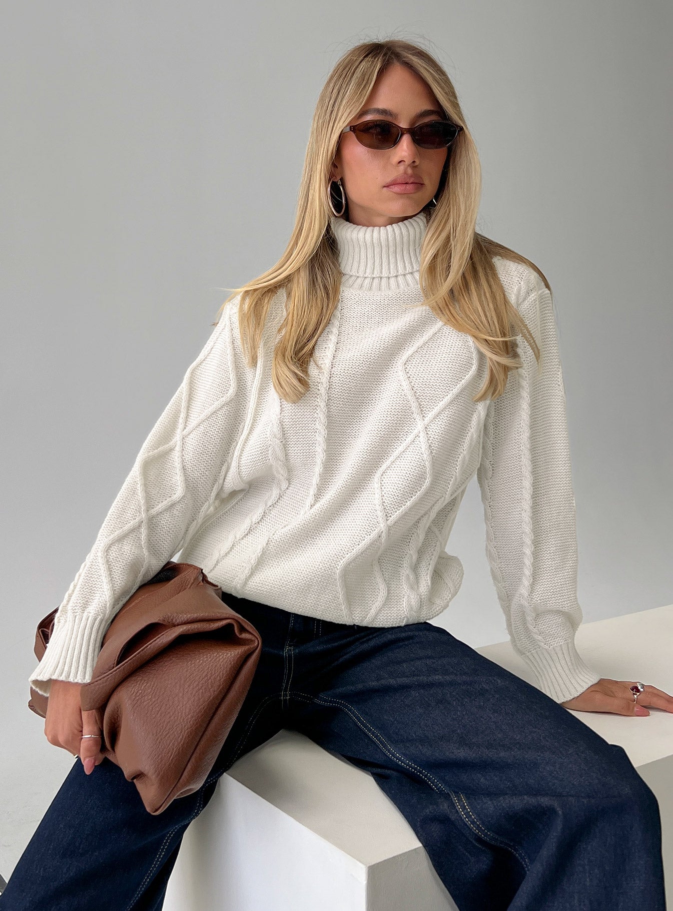 0-modelinfo-ella-us2_82823559-3652-43e8-b986-4b05d23a0e26