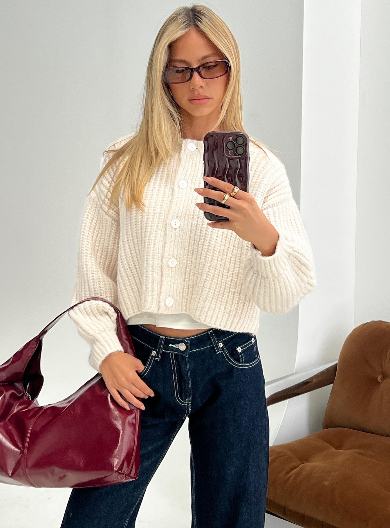 0-modelinfo-ella-us4_2d66b7f0-c4d6-4a62-8d41-30001c112da7