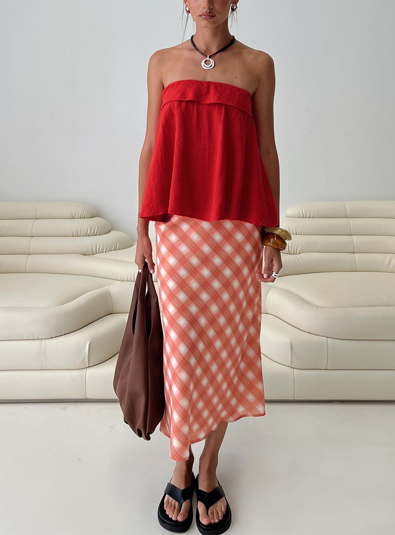 0-modelinfo-florencia-us2_cf2fb4d5-8824-4928-a9af-5211a0f45a7c