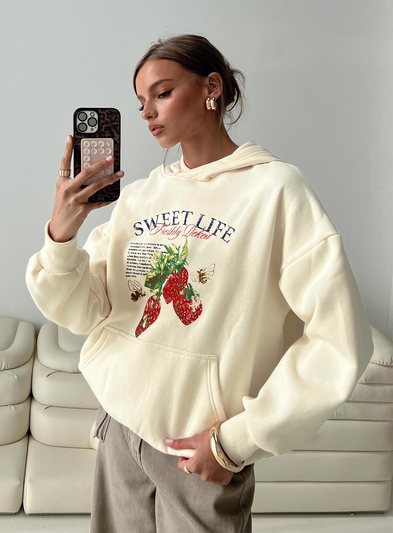 0-modelinfo-florencia-us2_ff363c3c-b33b-439d-acd7-40cbb17e6d8f