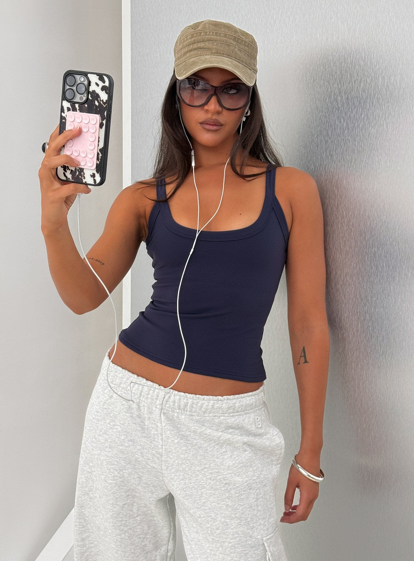 0-modelinfo-hailey-us4_ad84a873-b9bb-41e8-90b3-ca9dbaa3d14c