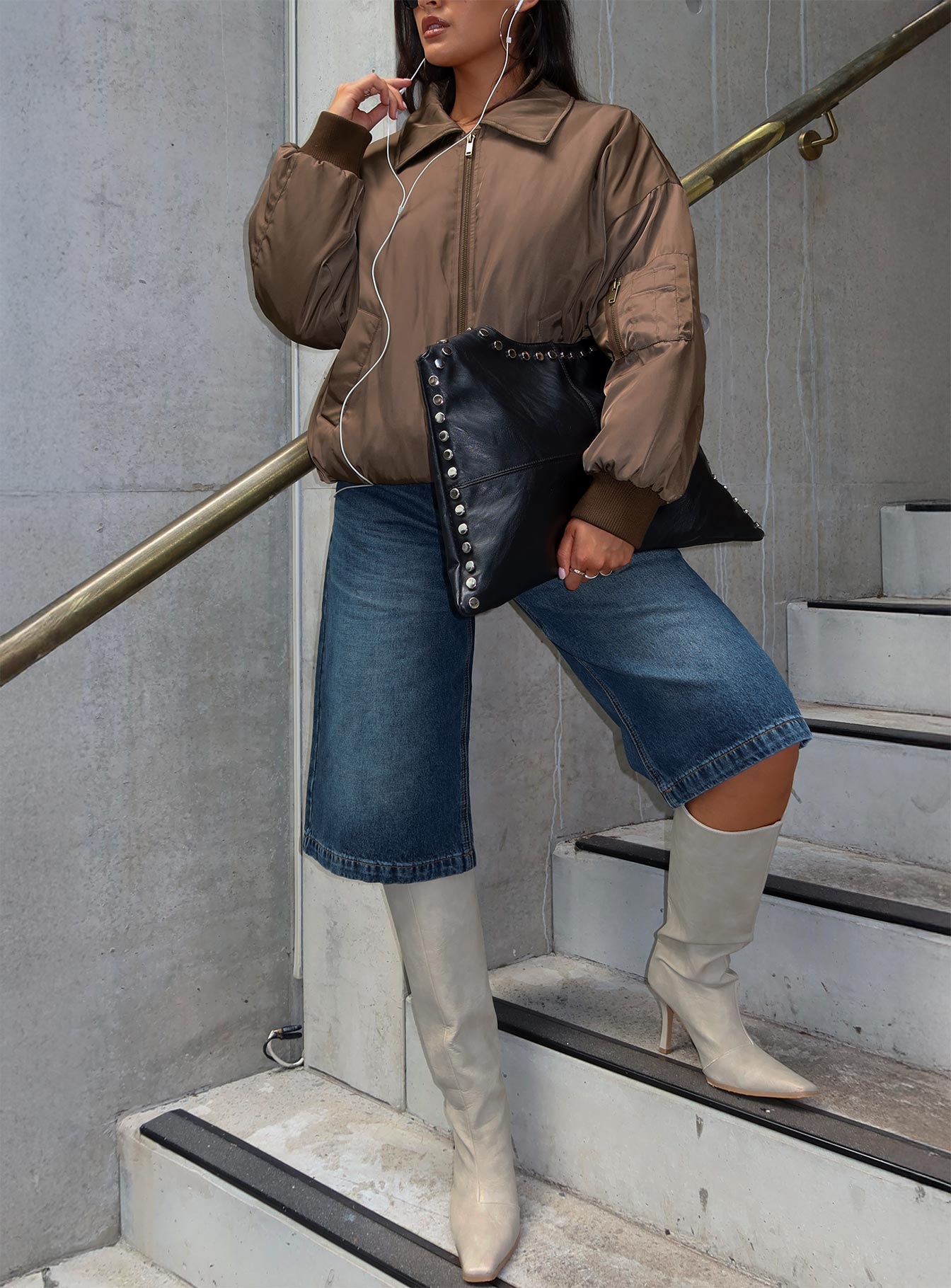 0-modelinfo-hailey-us4_da7c7a90-6cf4-44b0-b3f5-8d0b55bfb565