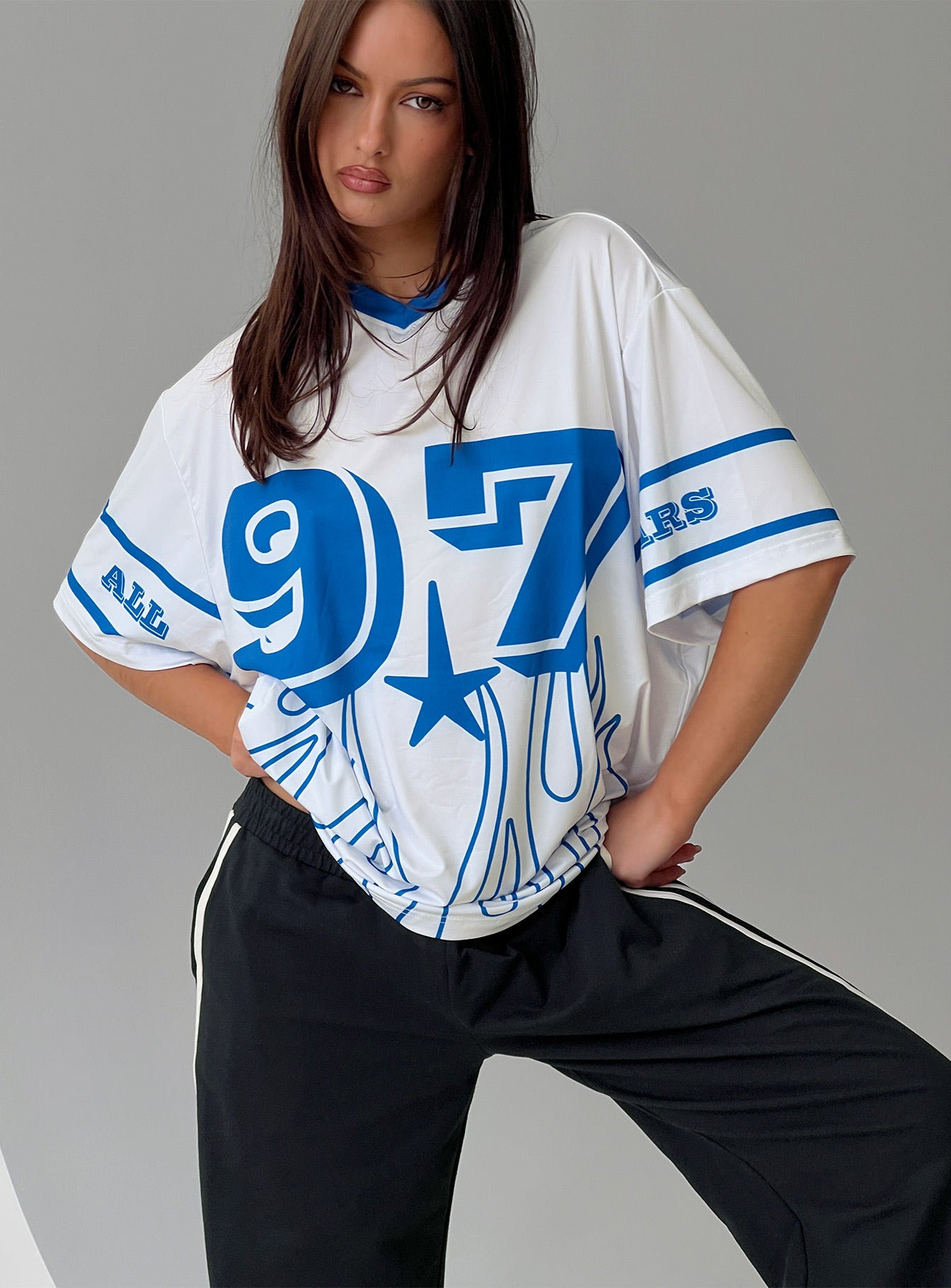 0-modelinfo-holly-us2_699f6240-2975-4993-801e-37e2c6affeef