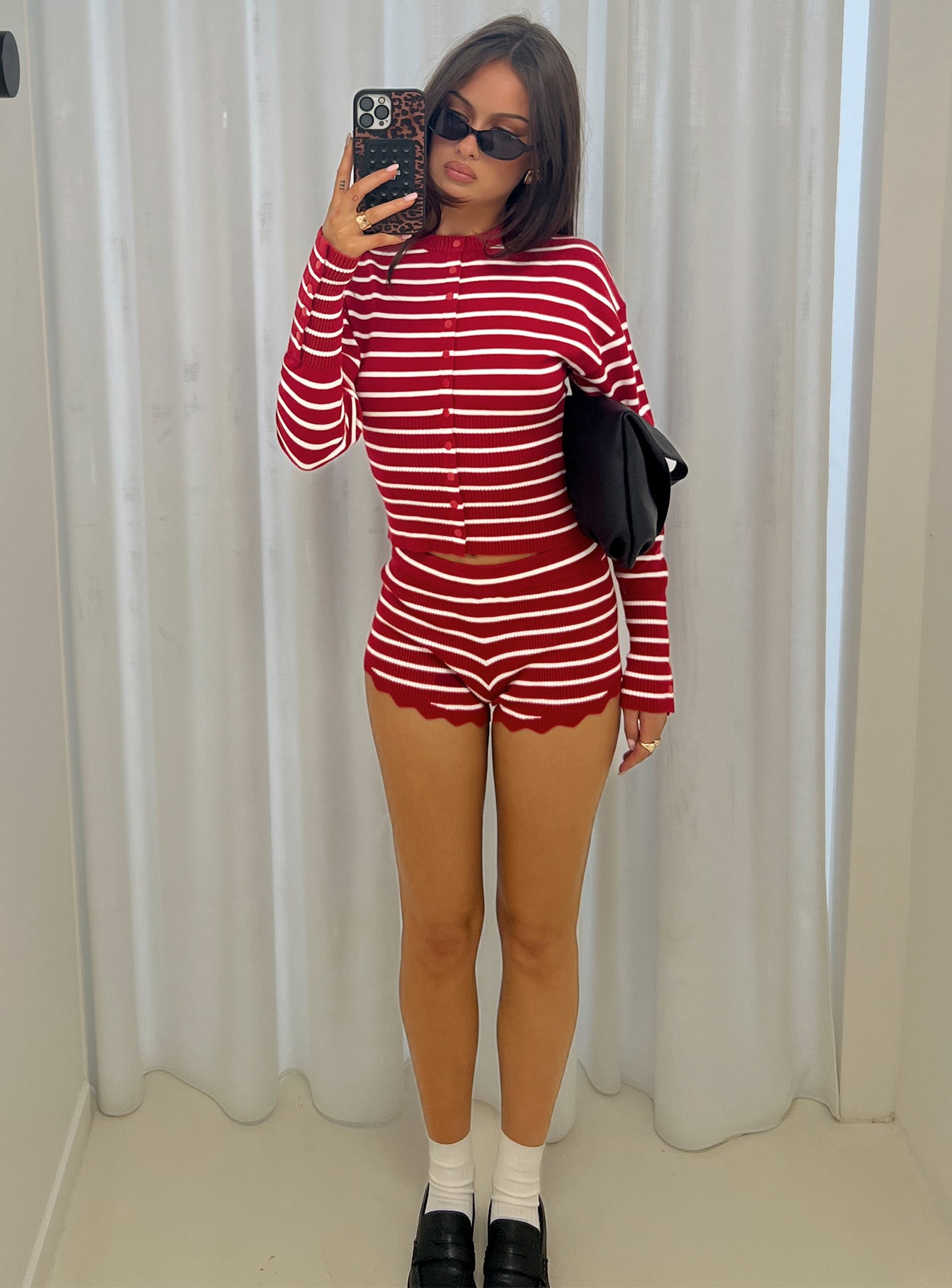 0-modelinfo-holly-us2_c7746479-e355-4daa-8ff7-87c056e3b06a