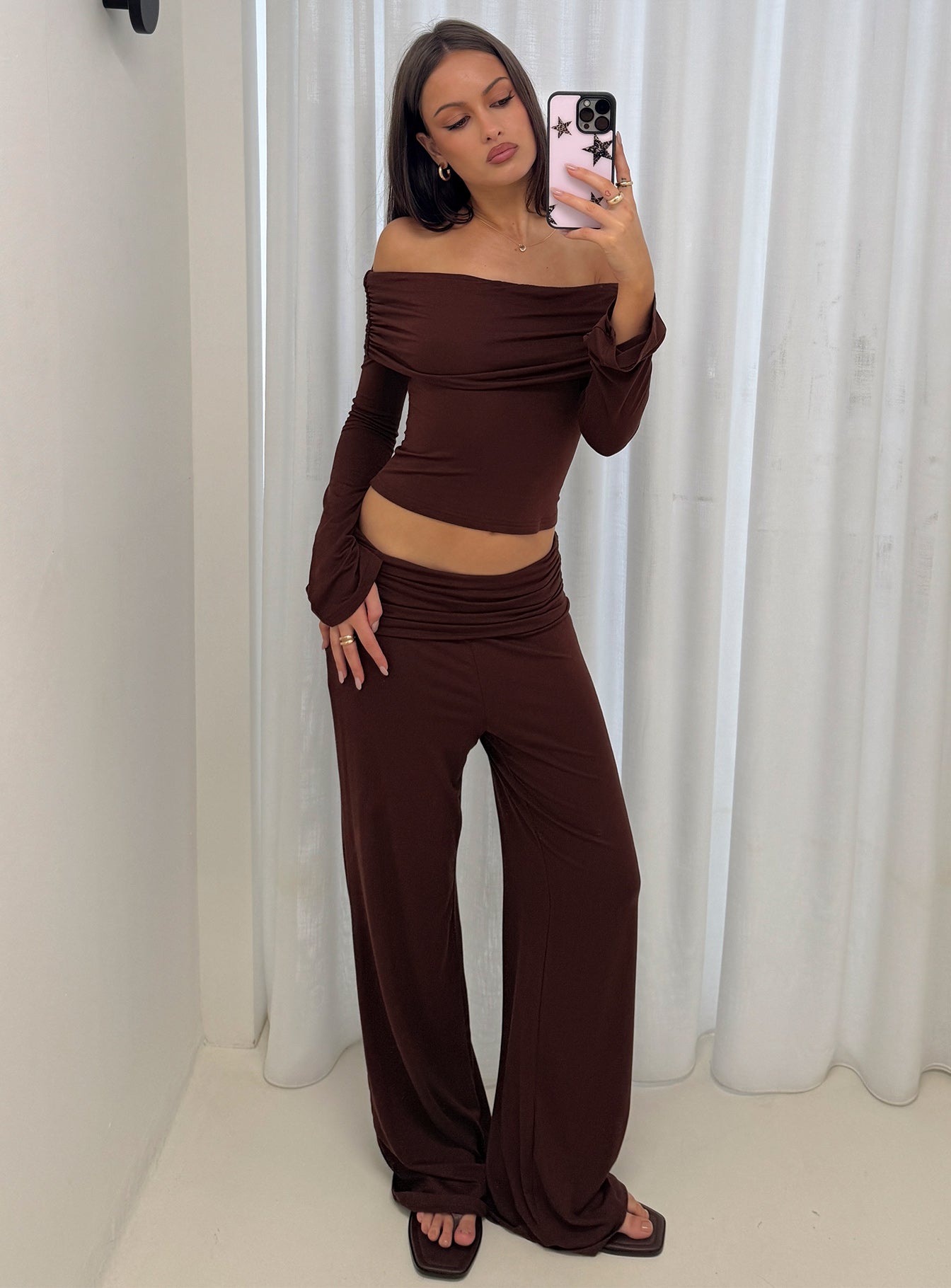 0-modelinfo-holly-us2_c8d7d70b-a476-4a8a-b557-90e743895393