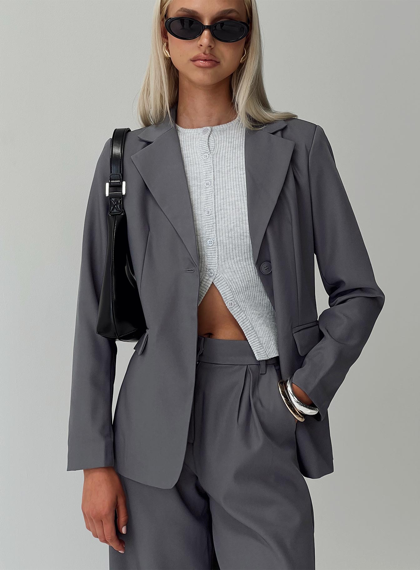 0-modelinfo-josefine-us2_2bc1156b-e5b3-4df3-aa16-758f127108e0