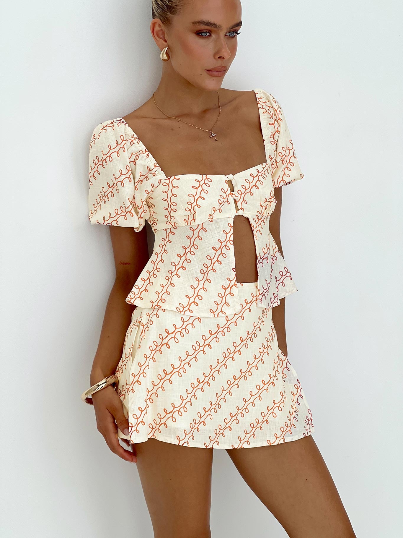0-modelinfo-kiana-us2_06e1d6a5-5c0e-4280-b5d7-23f24d1fec83