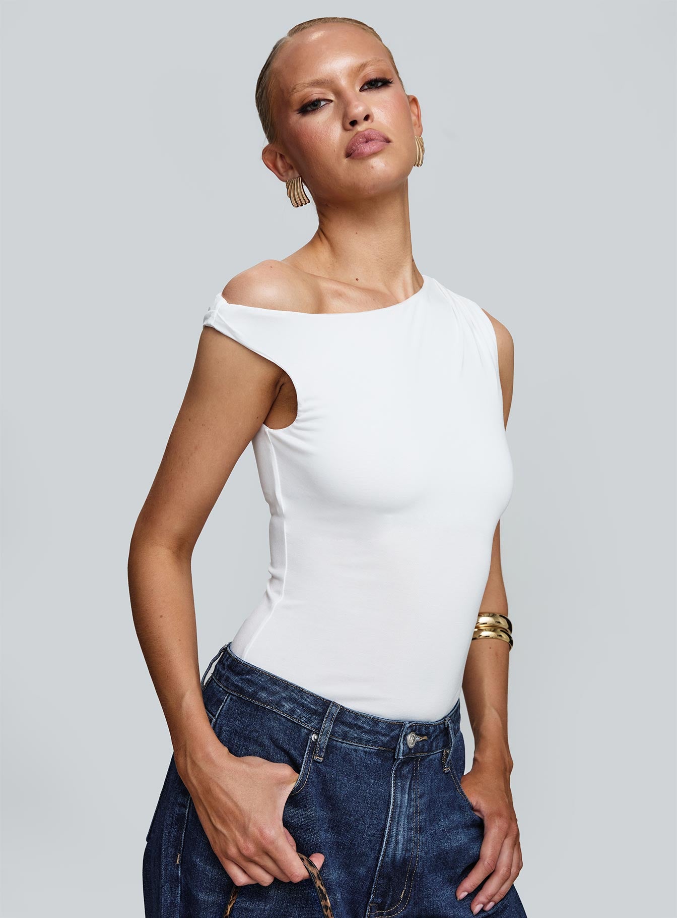 0-modelinfo-lulu-us4_9004fb4b-fdec-4059-a4b4-9be7a6612e35