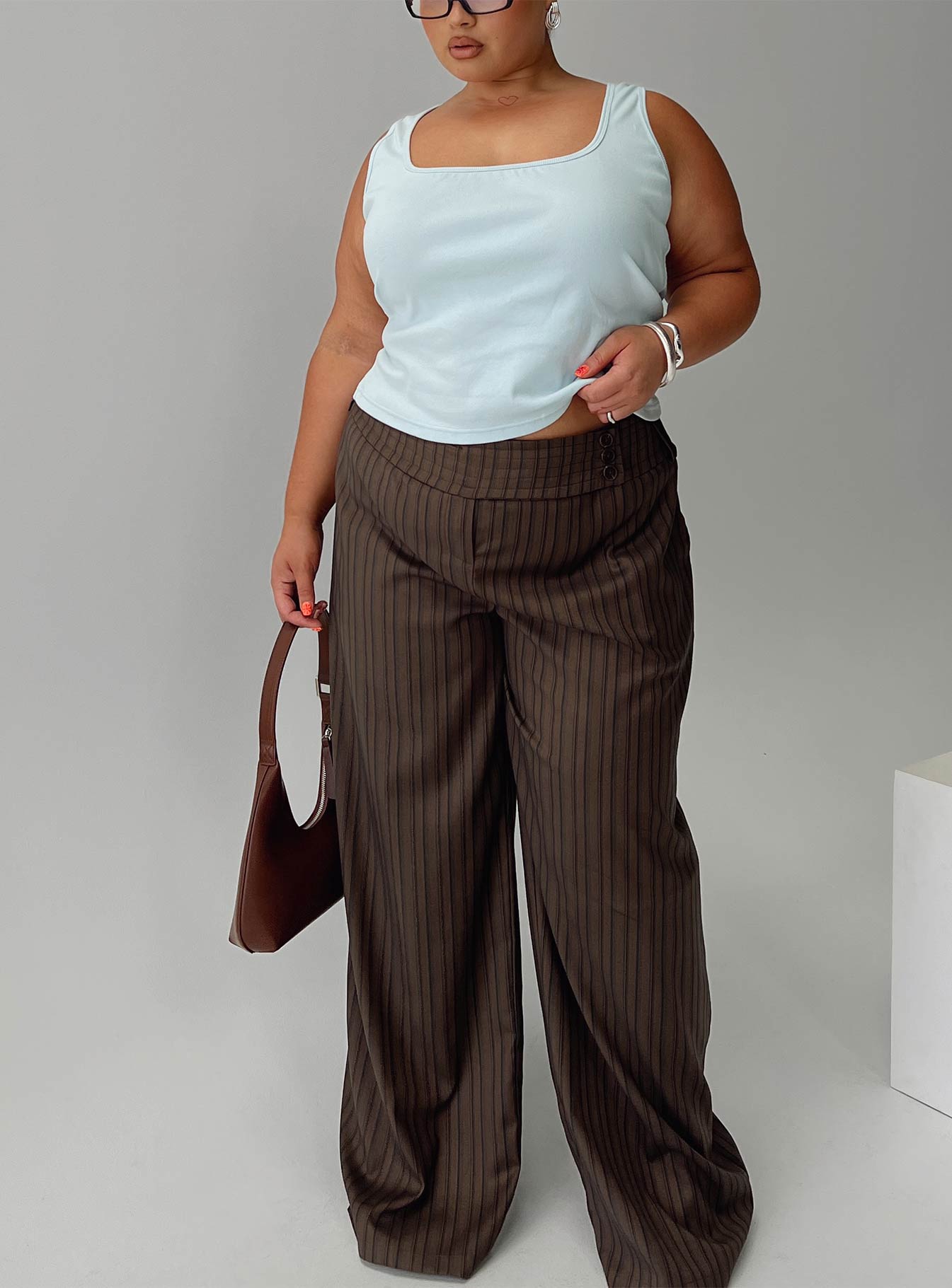 0-modelinfo-mia-us14_991a4660-1aa9-429e-9187-47309764be95