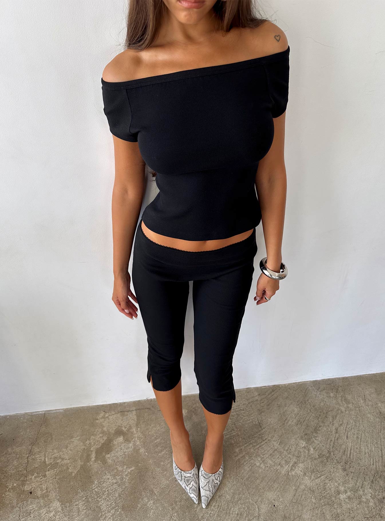 0-modelinfo-mia-us4_208f84e3-4b0b-4951-bcd4-1d46870e3458