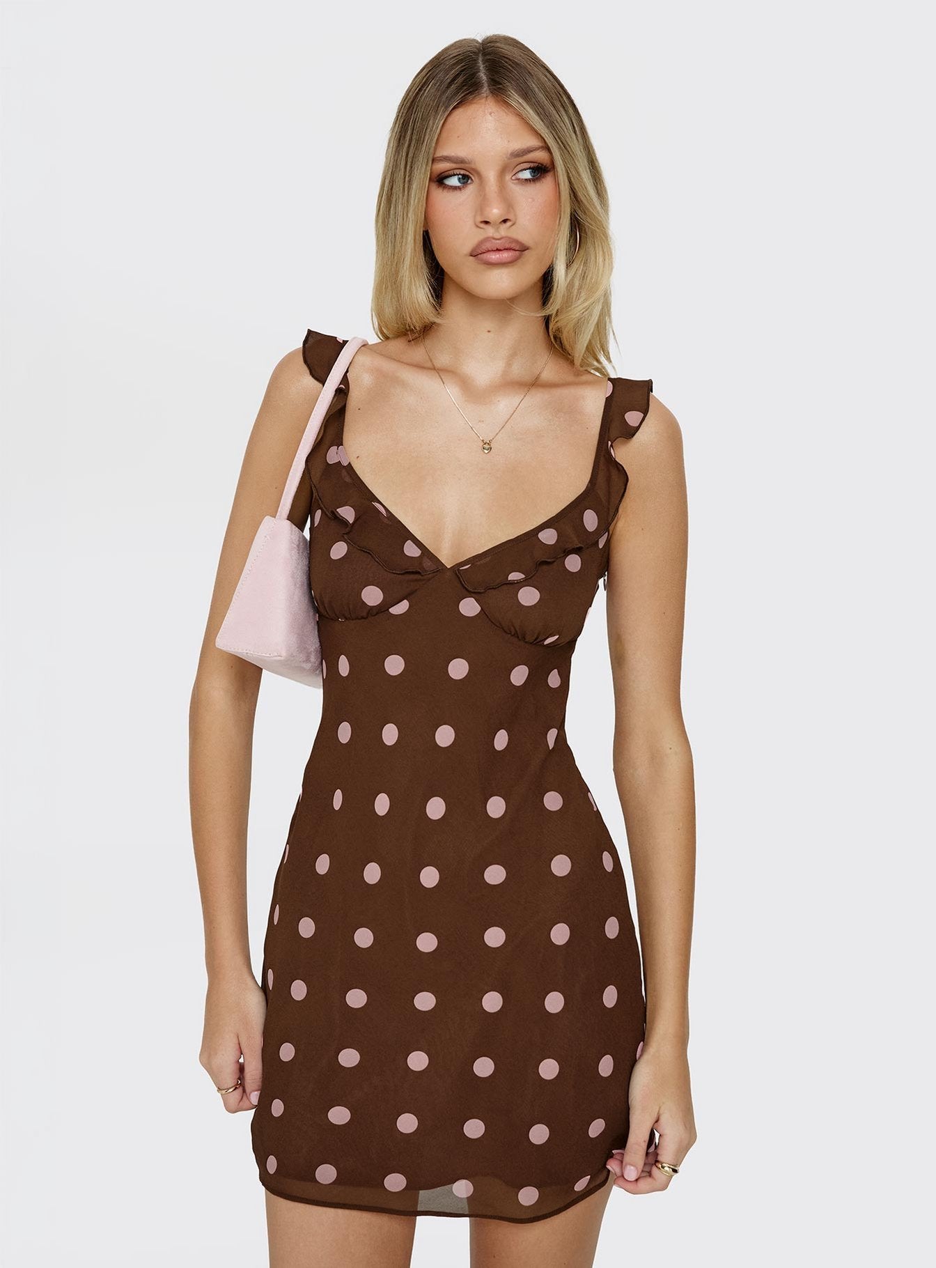 0-modelinfo-monique-us2_cf610c76-3c08-49f3-a7eb-62b1b62a5dd4