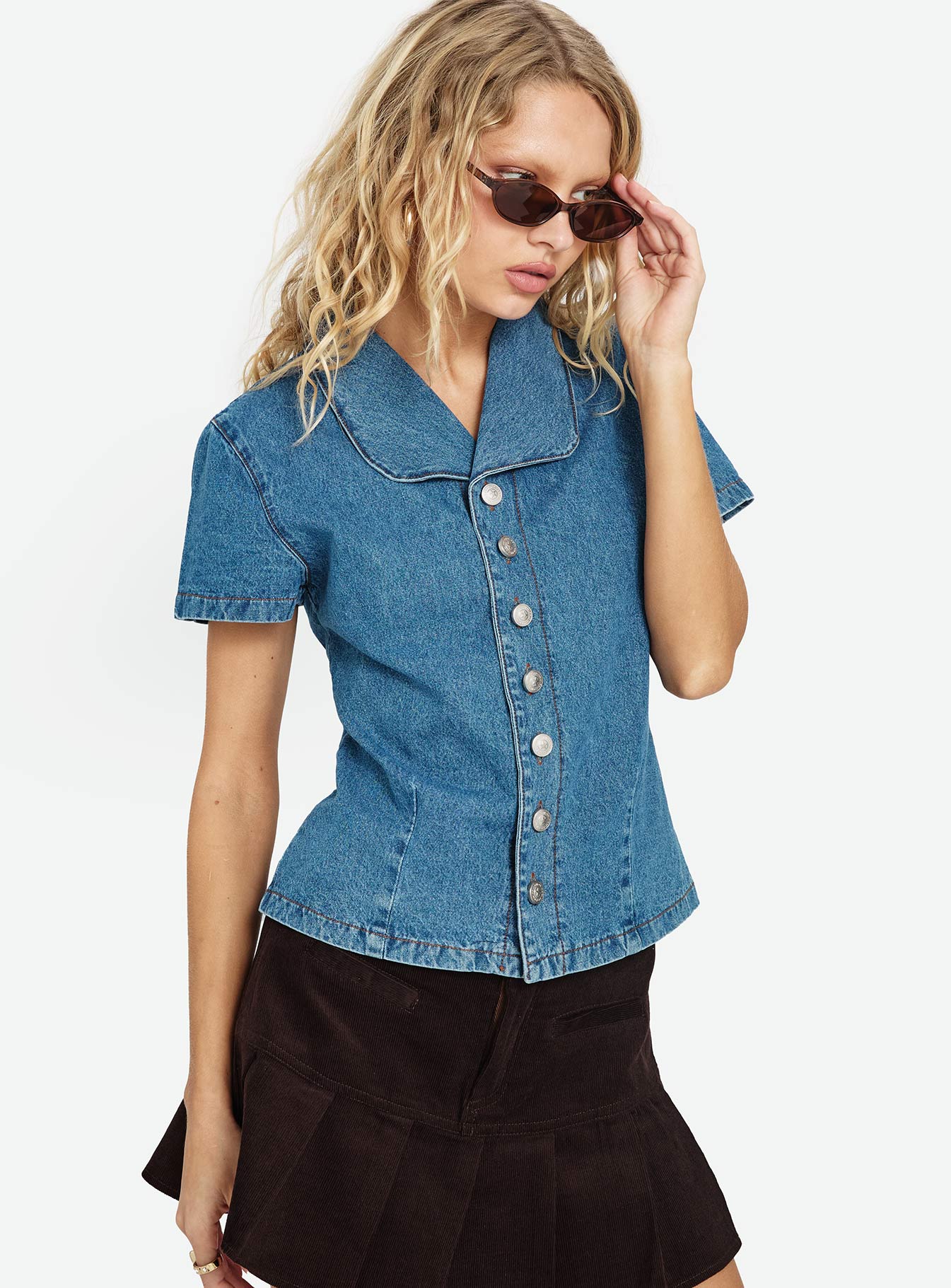 0-modelinfo-niki-us2_fda012a5-5639-4e59-b9f3-e1e96ef0b7db