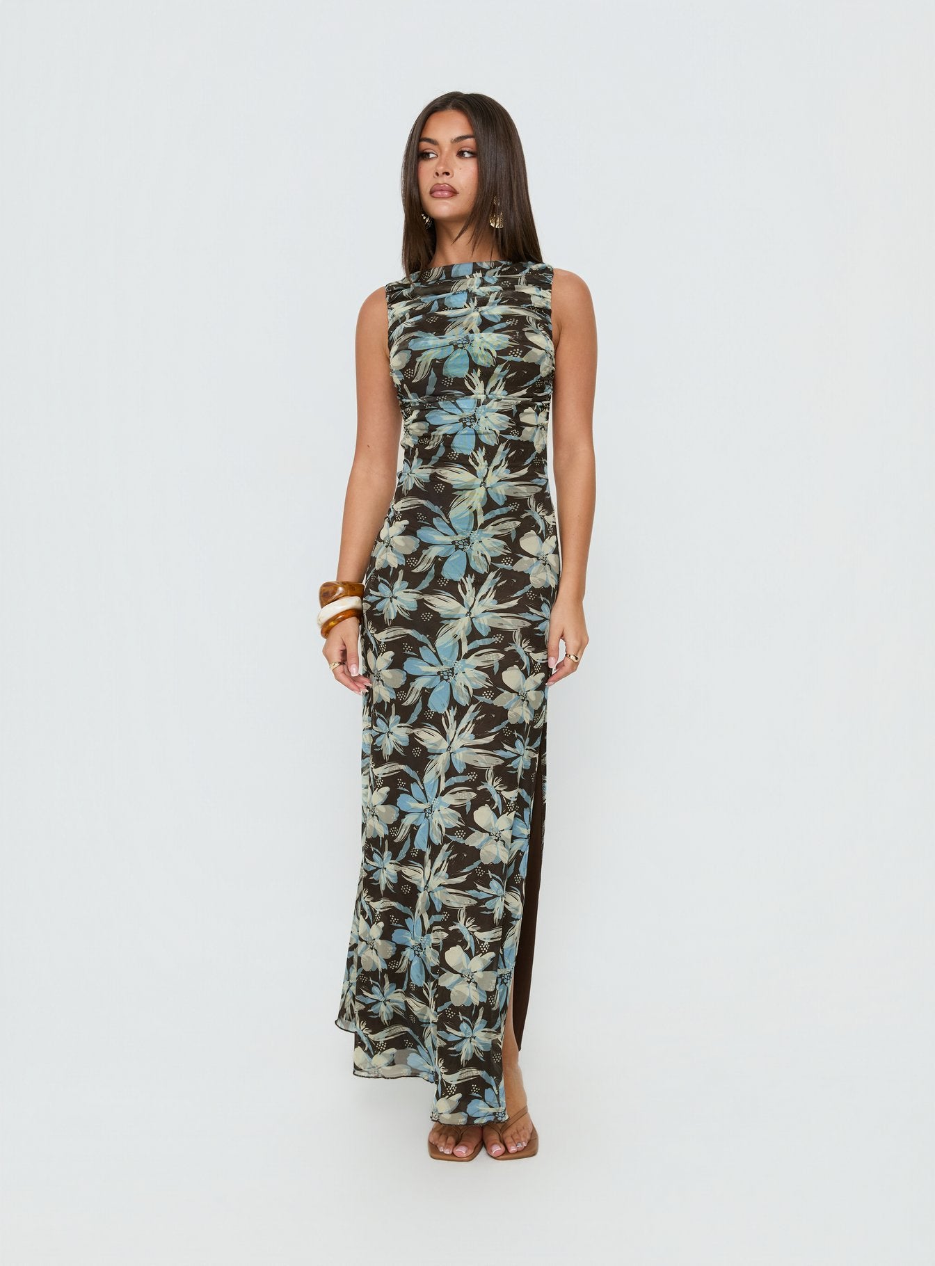 0-modelinfo-olivia-us2_0a9d5b9a-766d-4e88-8c34-bf355b04288b