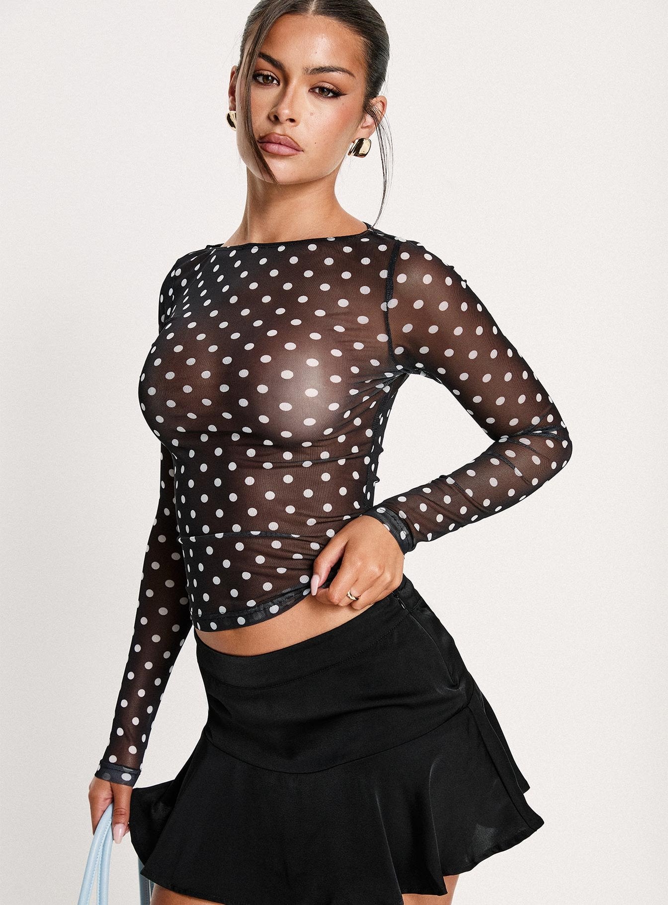 0-modelinfo-olivia-us2_5a0fcd38-0505-48fe-8888-bb325459afe6