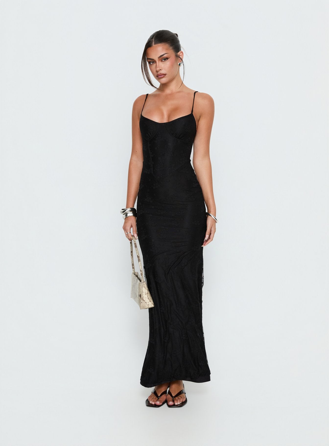 0-modelinfo-olivia-us2_5fa4b87c-3810-48bc-a43d-db887e4f9638