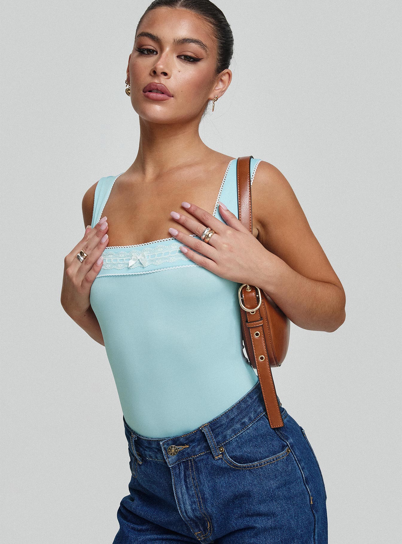 0-modelinfo-olivia-us2_c590cafa-bbf1-4388-93b0-1aa6653ee1fa