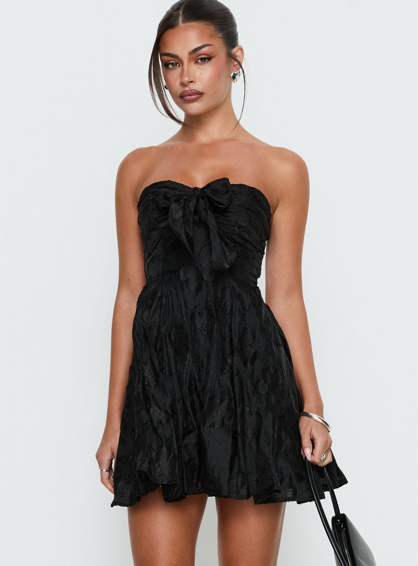 0-modelinfo-olivia-us2_e6420e17-640f-4397-b1b6-e62d9faa68c5