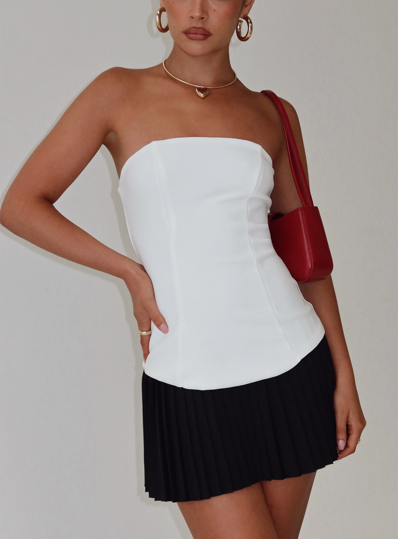 0-modelinfo-olivia-us2_fb2f408b-bf6d-4ae6-bb1c-6b0e8c092bb2