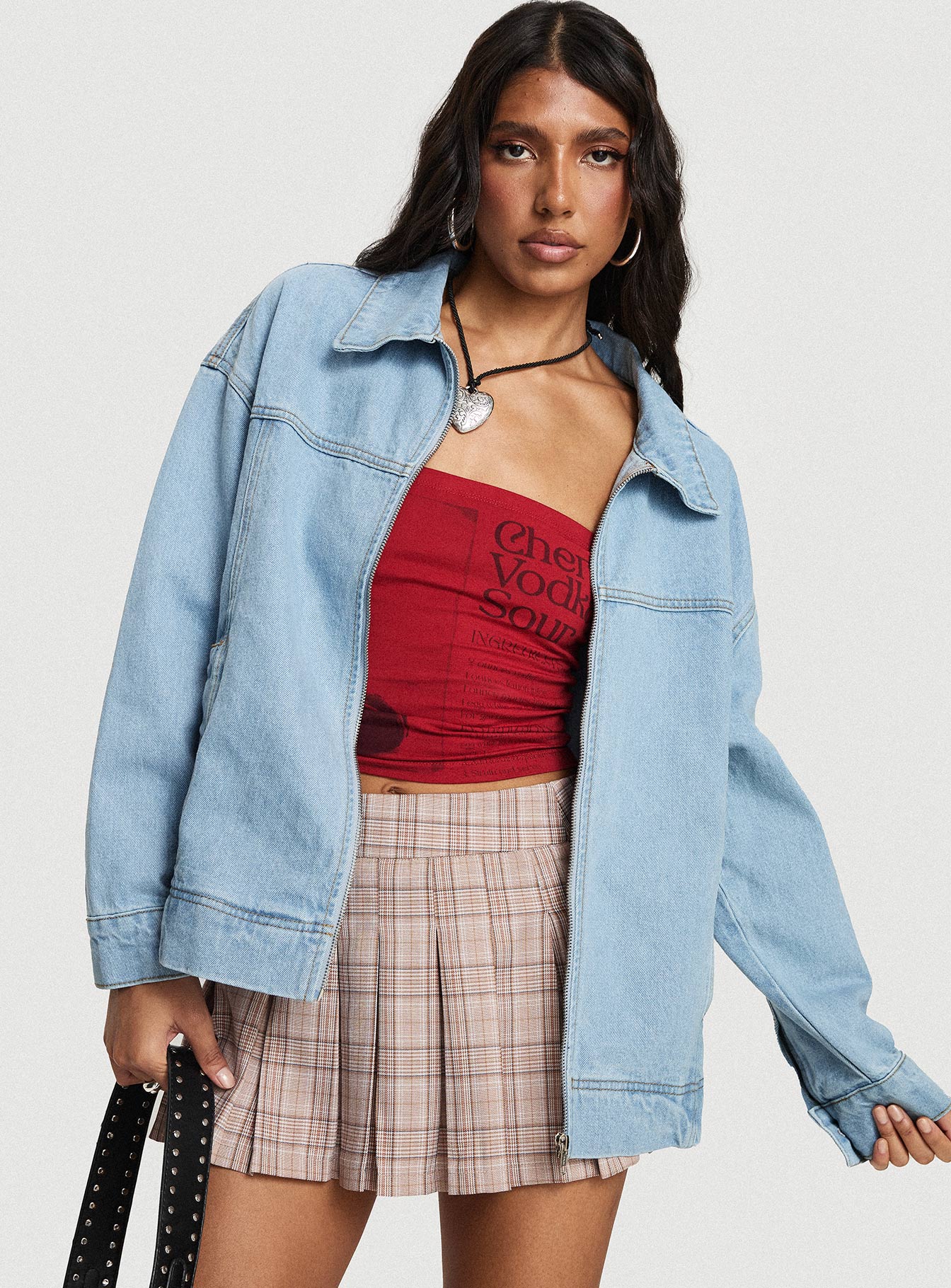 0-modelinfo-olivia-us4_ef352e14-6574-43ff-a0b6-142d007478af