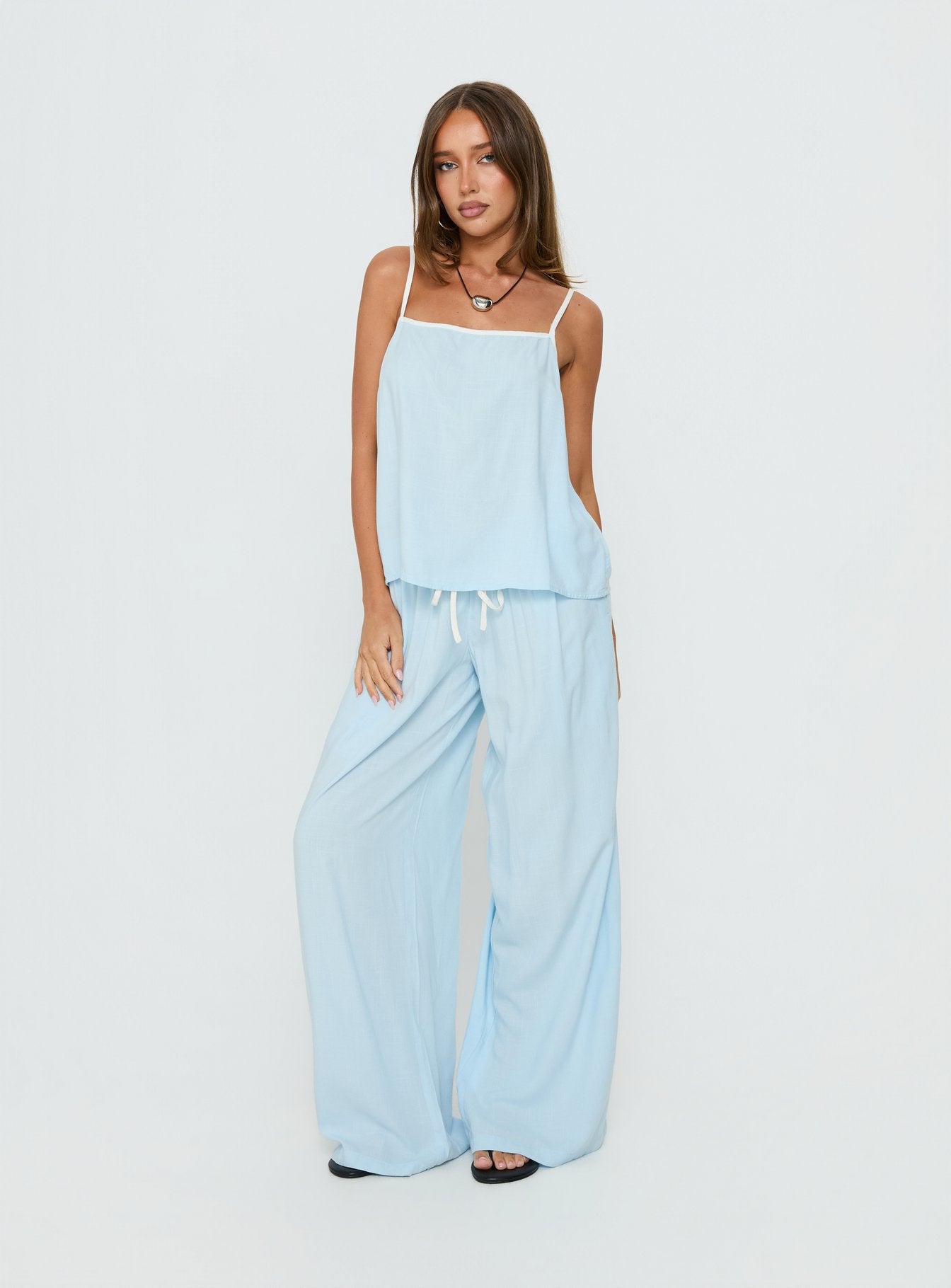 0-modelinfo-paris-us2_44fa9315-82f6-4060-b264-77993cc84f6d