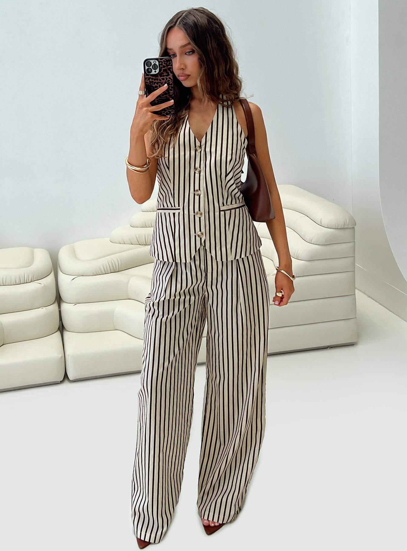 0-modelinfo-paris-us2_50a0de2c-da9b-4858-81bd-73910f974e34
