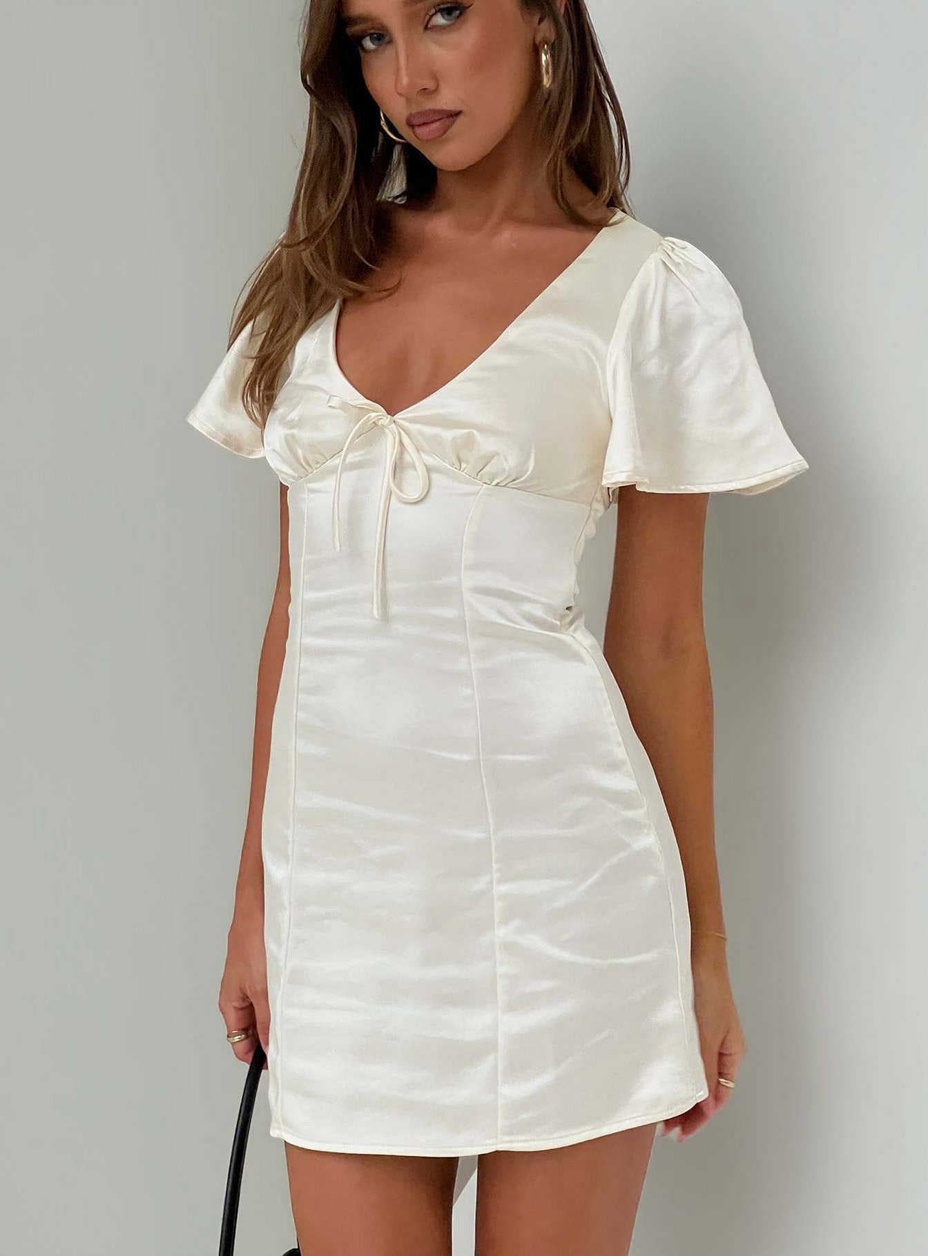 0-modelinfo-paris-us2_fad1e45f-6511-45a0-bf55-0871754115d9