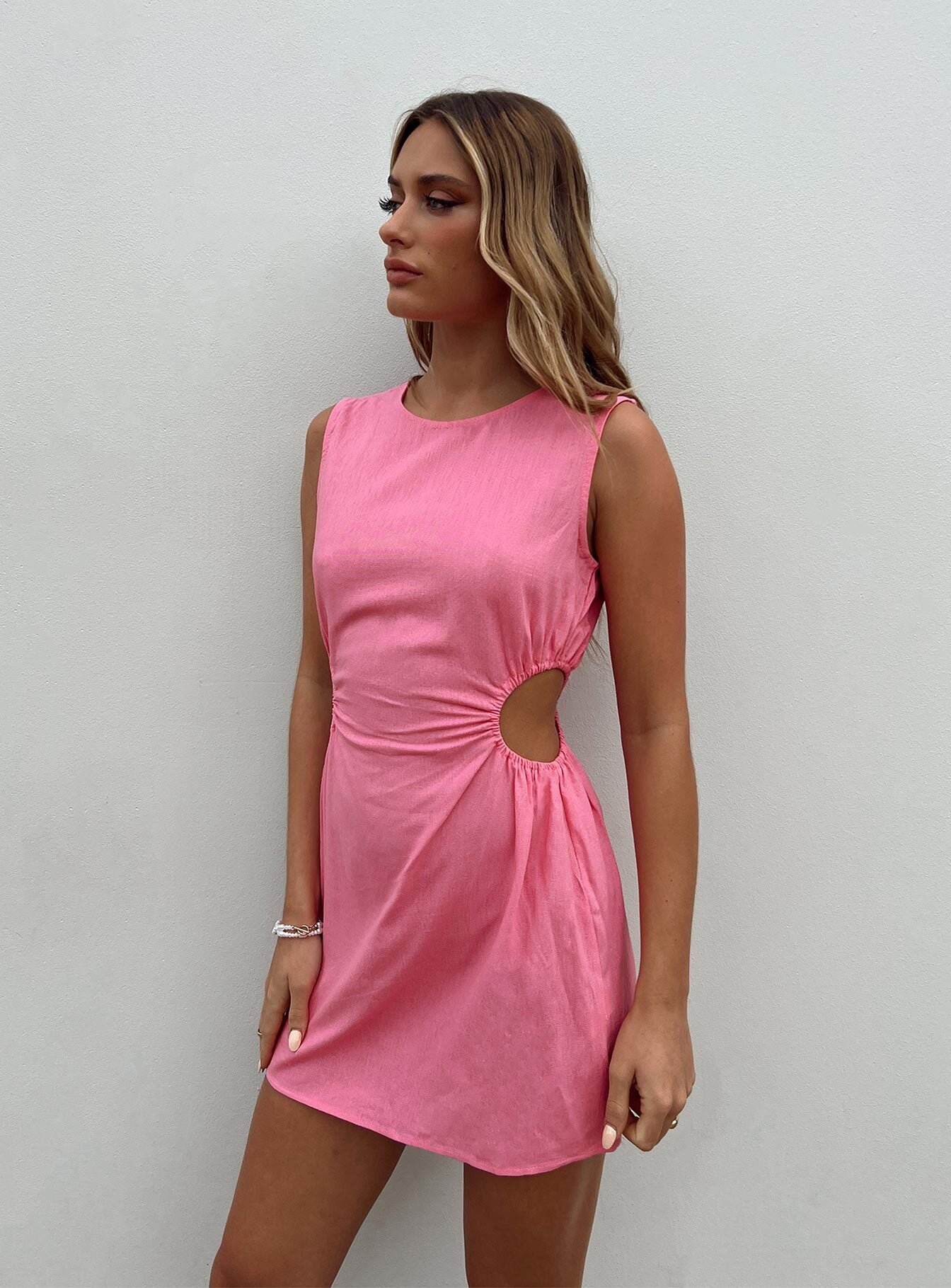 0-modelinfo-saskia-us2_62d9d63f-8287-4e9d-a855-d89d412b4f67