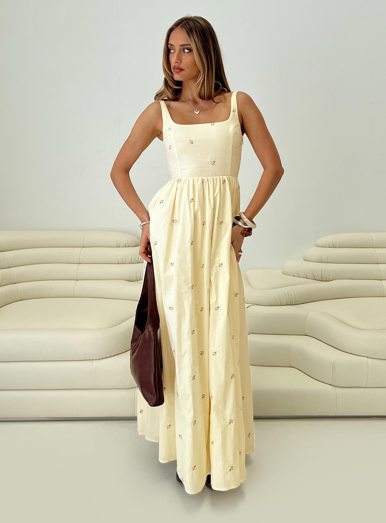 0-modelinfo-saskia-us2_78e5961e-c2e3-4760-99d0-0209bf216195