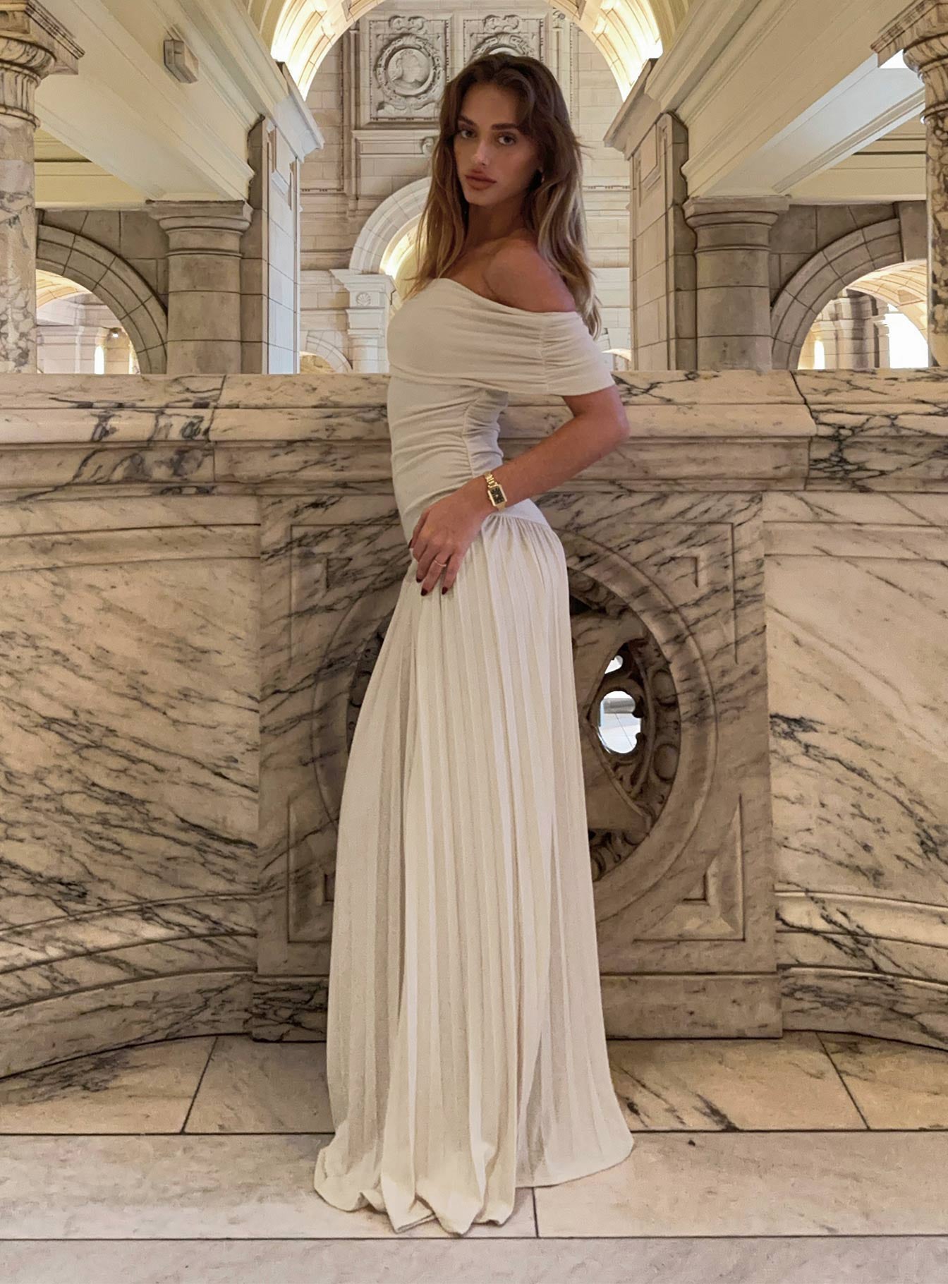 0-modelinfo-saskia-us2_7a67d07a-dee5-4754-aaad-cfaf46c814ac