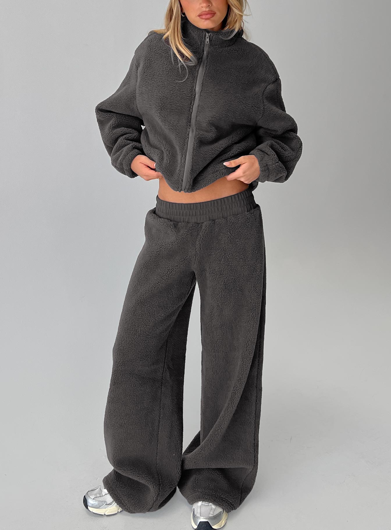0-modelinfo-saskia-us2_d74907a4-de2b-4170-9777-23b641e5a0f2
