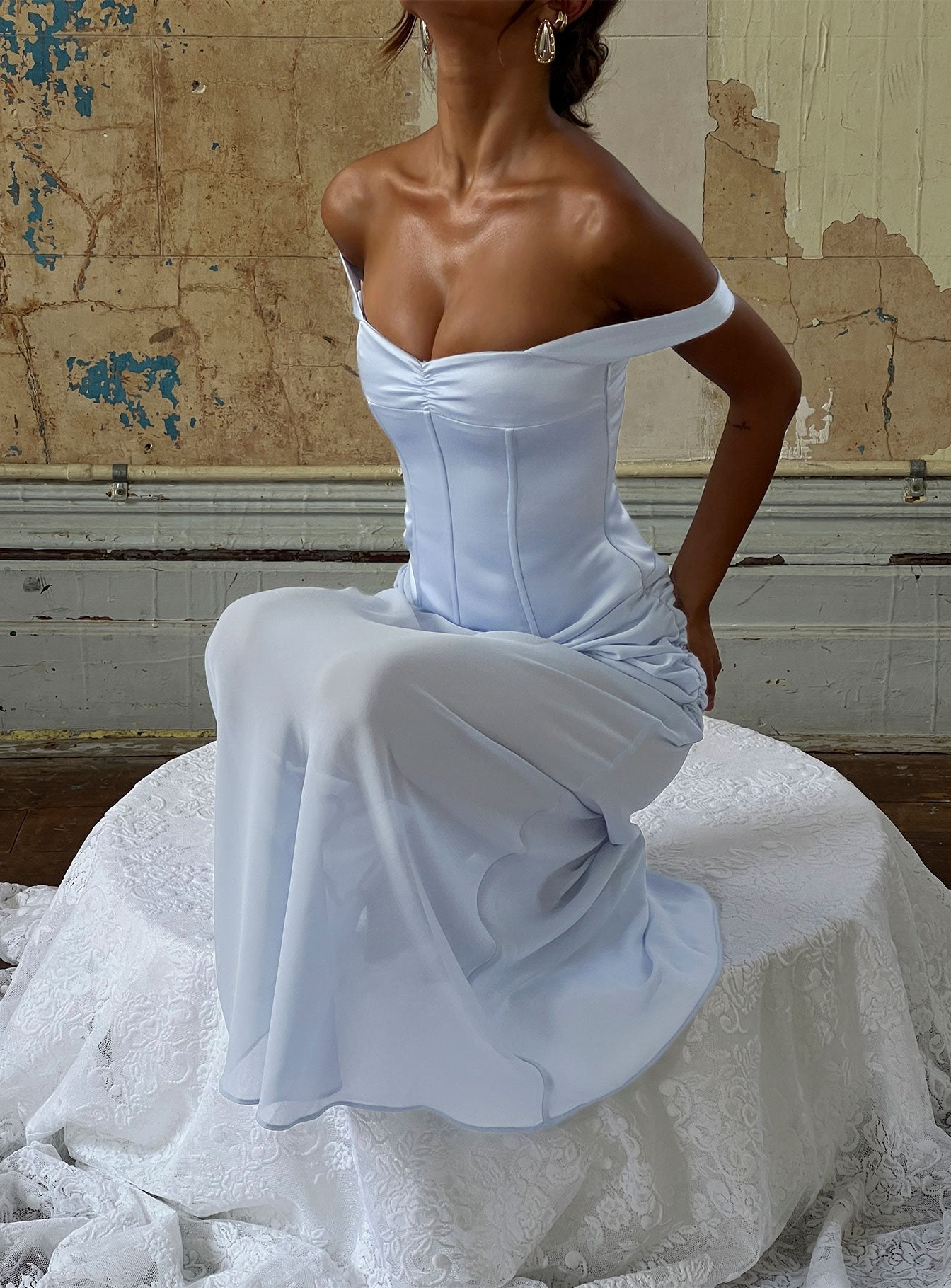 0-modelinfo-selina-us2_571fc0f8-70b4-4bfa-a063-7c4c92505179