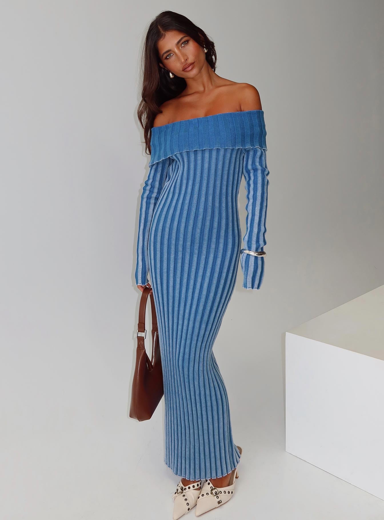 0-modelinfo-selina-us2_e3f10cb1-b1cf-40b3-bc0b-368935c3e882