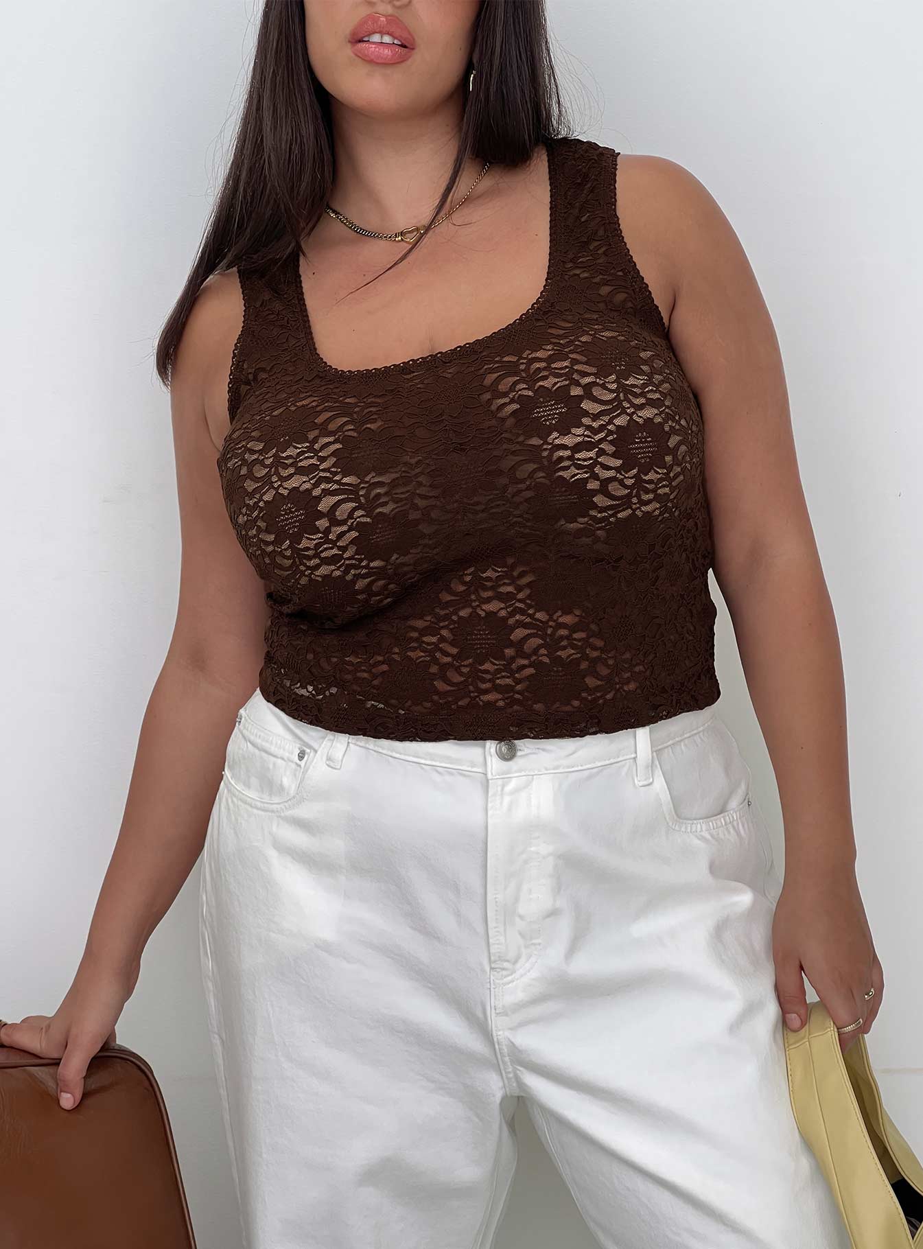 0-modelinfo-shay-us14_56b564d0-ac3b-41e4-aadb-429635352e60