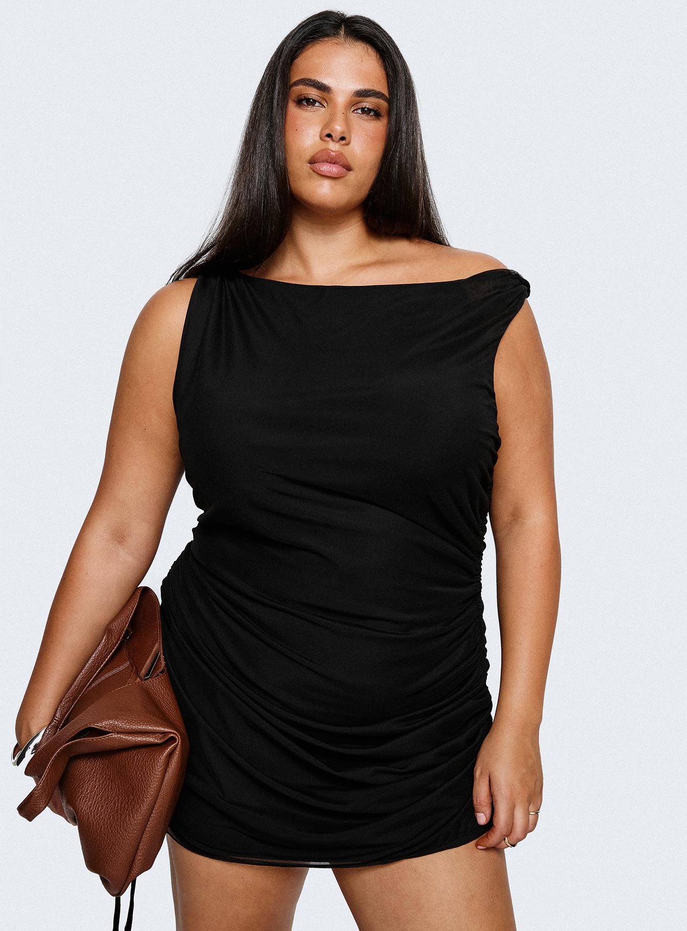 0-modelinfo-shay-us14_cfd647b2-9b04-44e0-a698-7c2c510a74eb