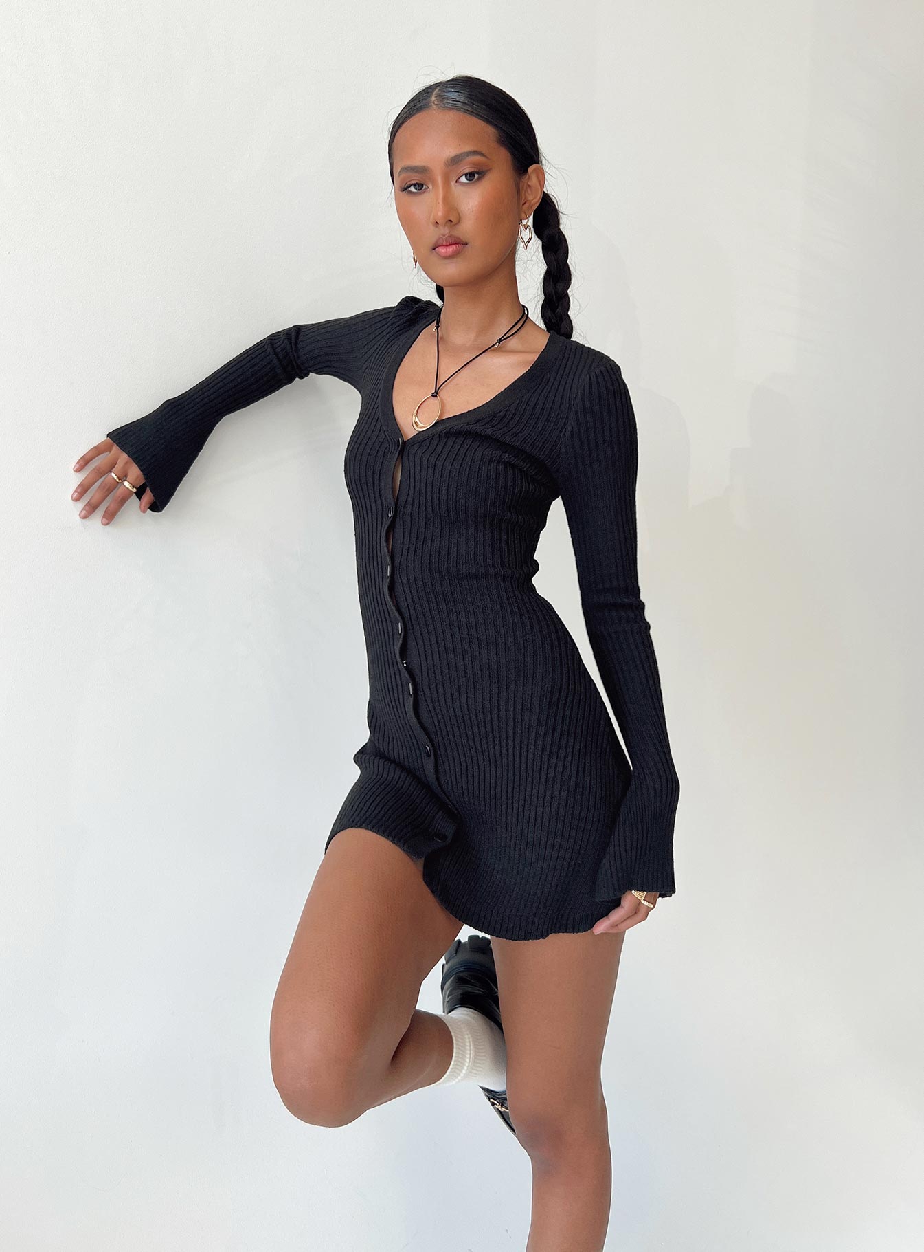 0-modelinfo-sneha-us2_29fe77f4-47c4-4e02-abaf-f7d86b49b026