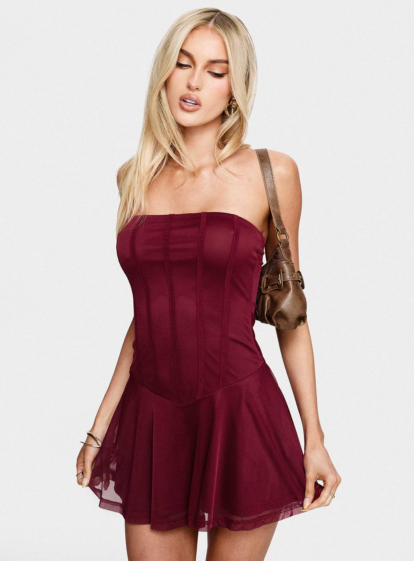 0-modelinfo-summer-us2_0f8f9ab4-74d8-4292-a08a-25983b492d67