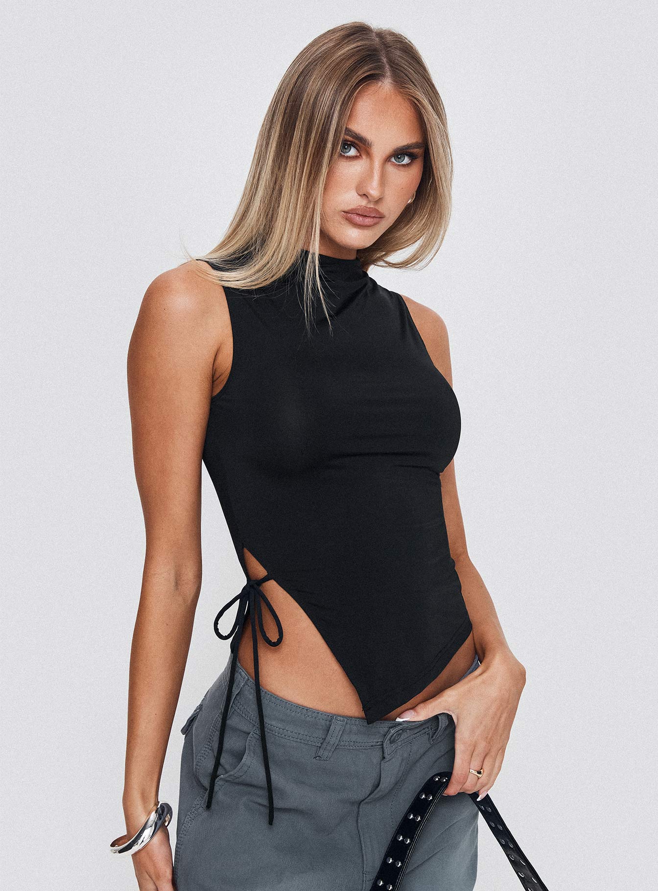 0-modelinfo-summer-us2_a6b02c84-8b7c-4e32-a79f-96233a265c02