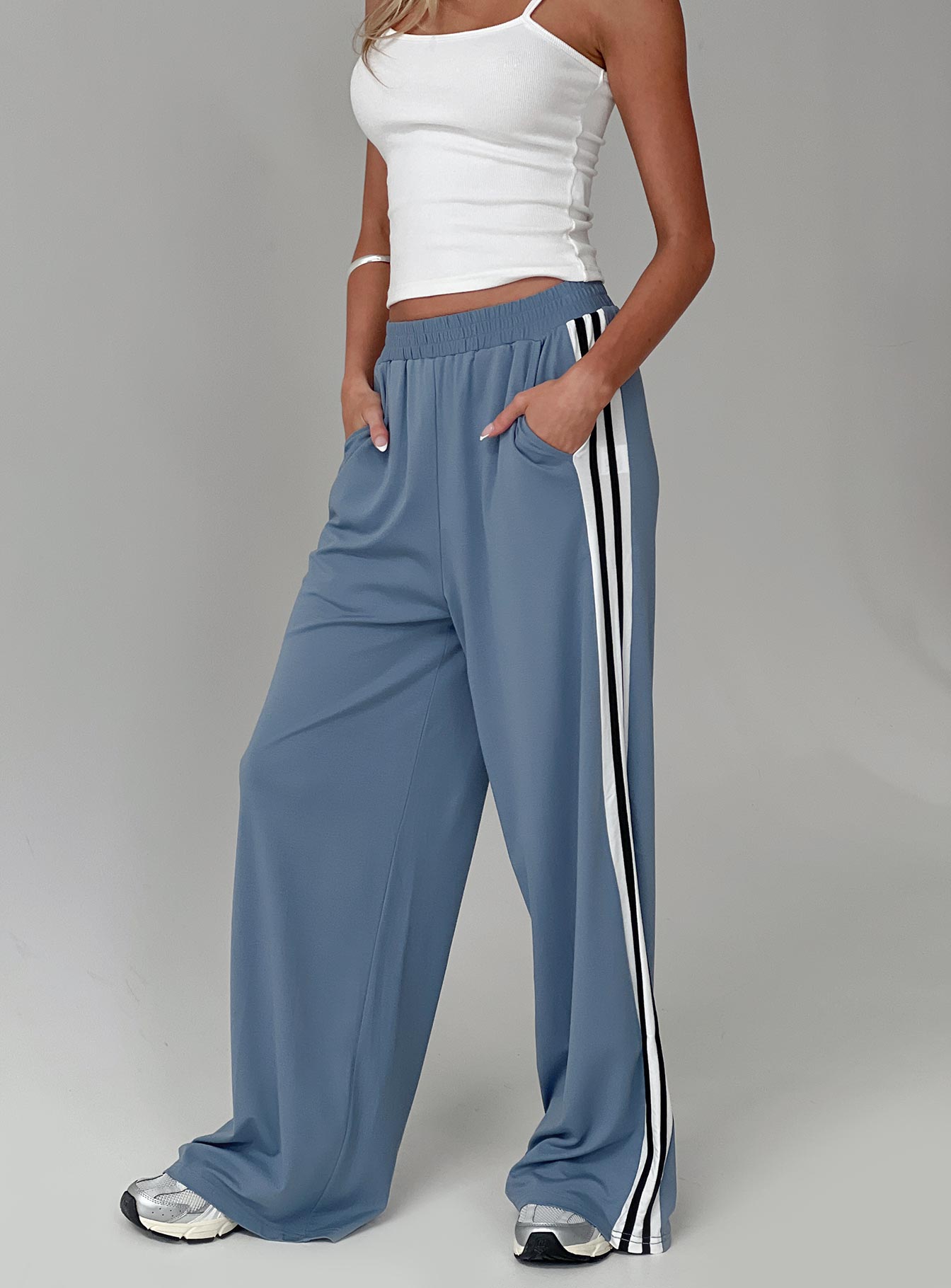 0-modelinfo-summer-us2_cf588a42-2c72-4f99-871a-1ed33a608786