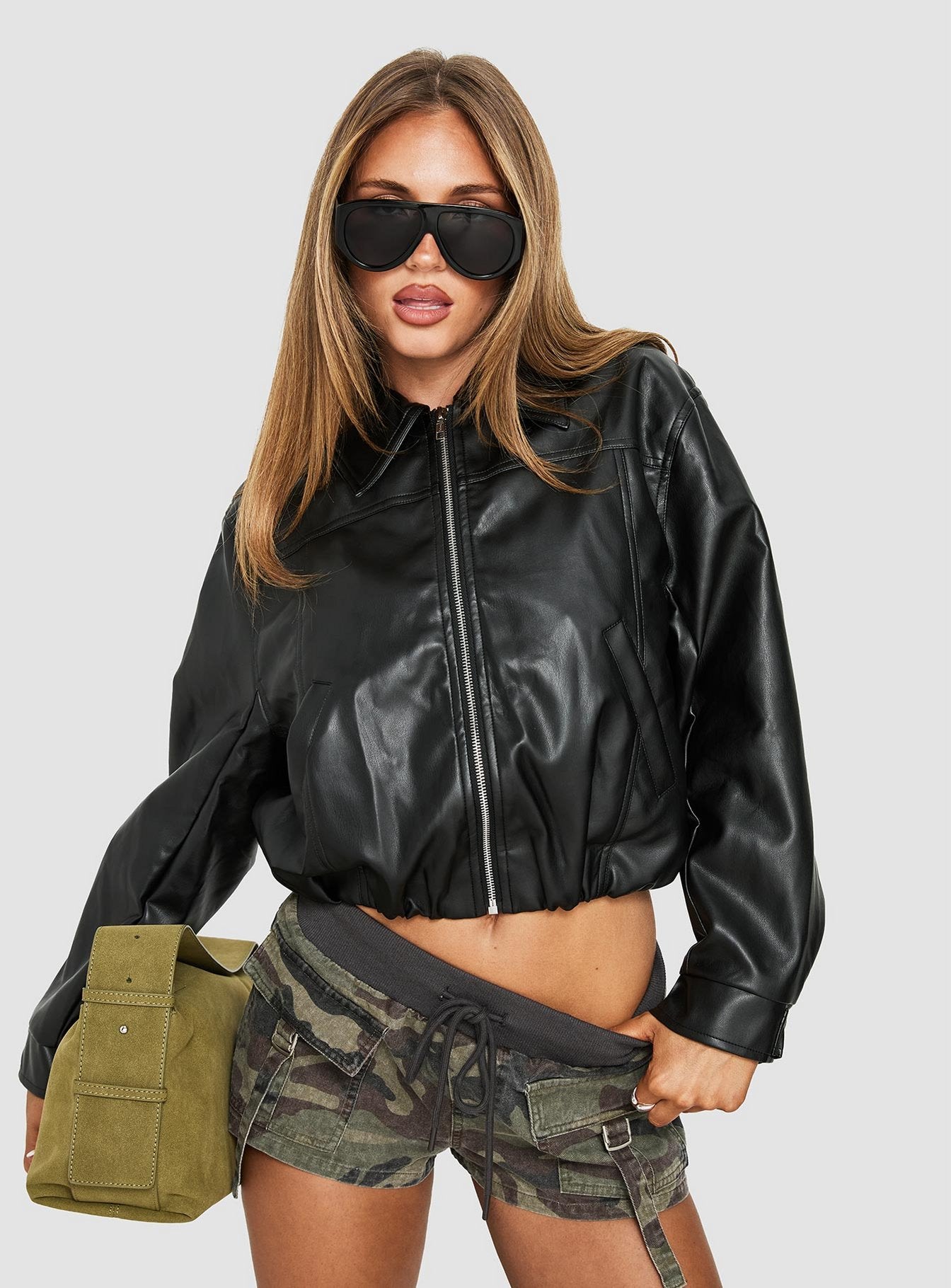 0-modelinfo-tyniesha-us4_fd0050a3-1eba-4804-8394-18e562707abd